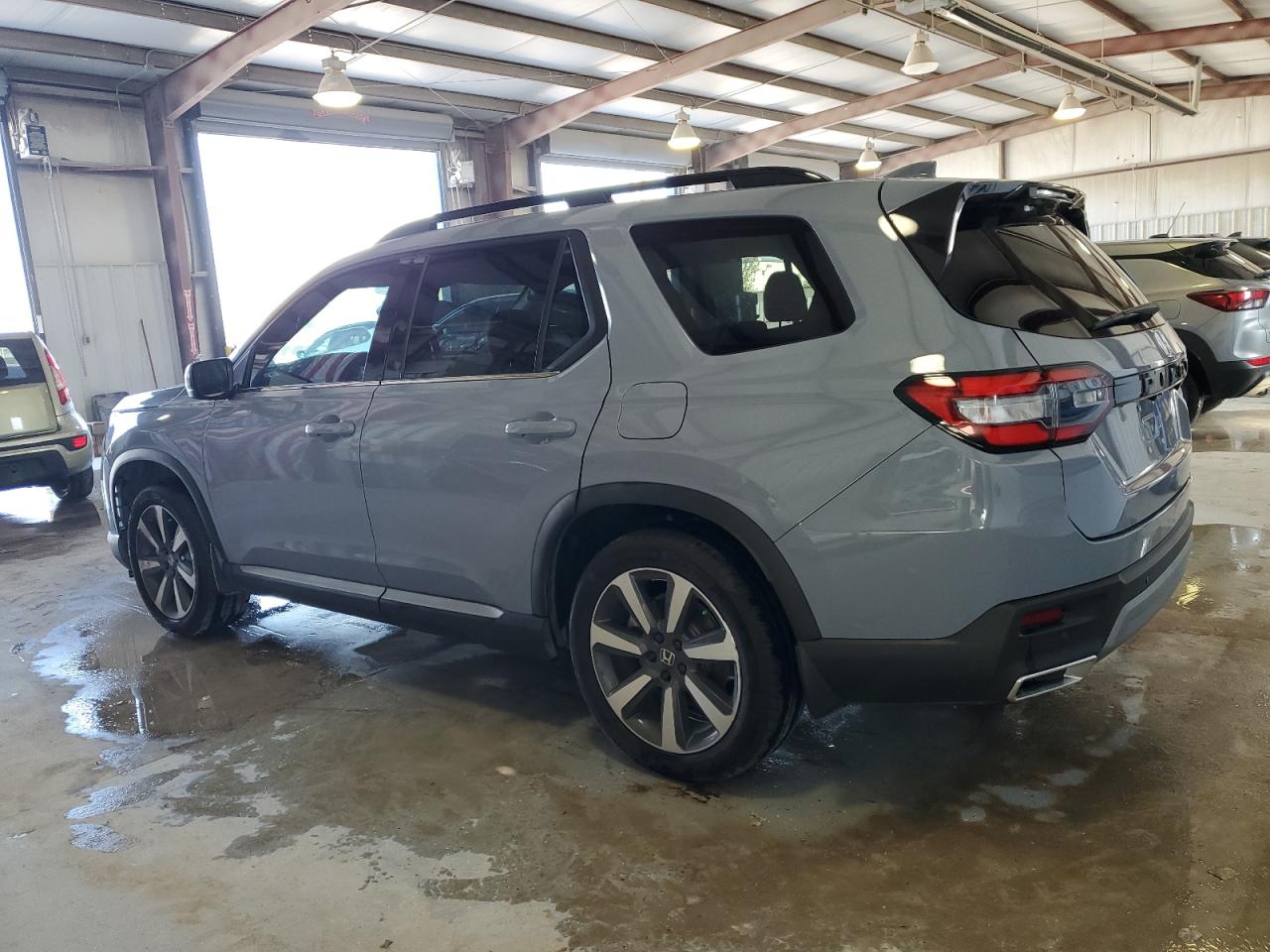 2024 Honda Pilot VIN 5FNYG2H70RB010201 Copart auction photo, side / rear end damage thumbnail 2