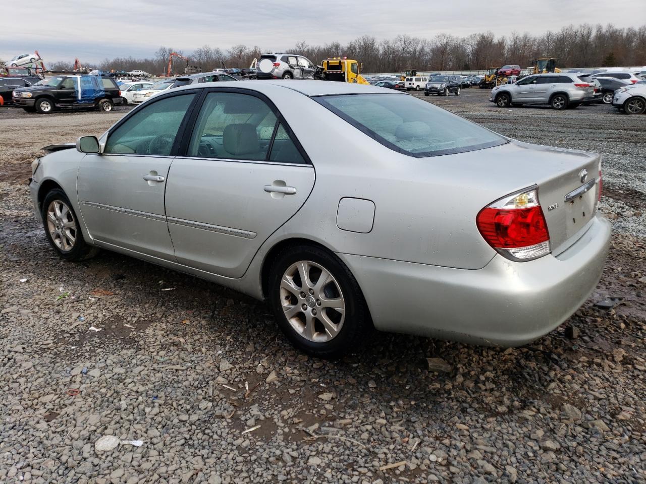 2005 Toyota Camry VIN 4T1BF30K55U084693 Copart auction photo, front end damage thumbnail 2