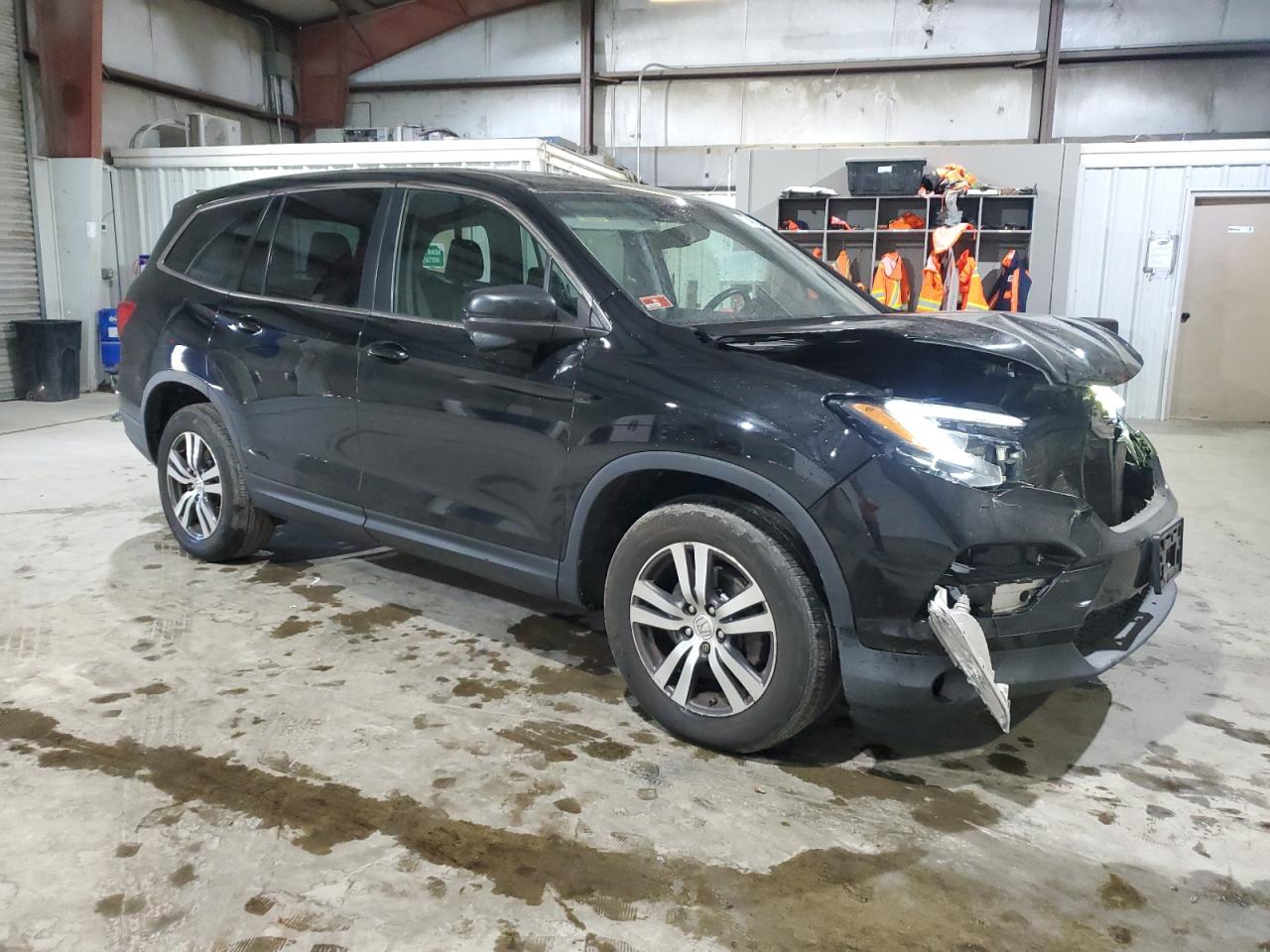 2017 Honda Pilot VIN 5FNYF6H57HB011305 Copart auction photo, front end damage thumbnail 4