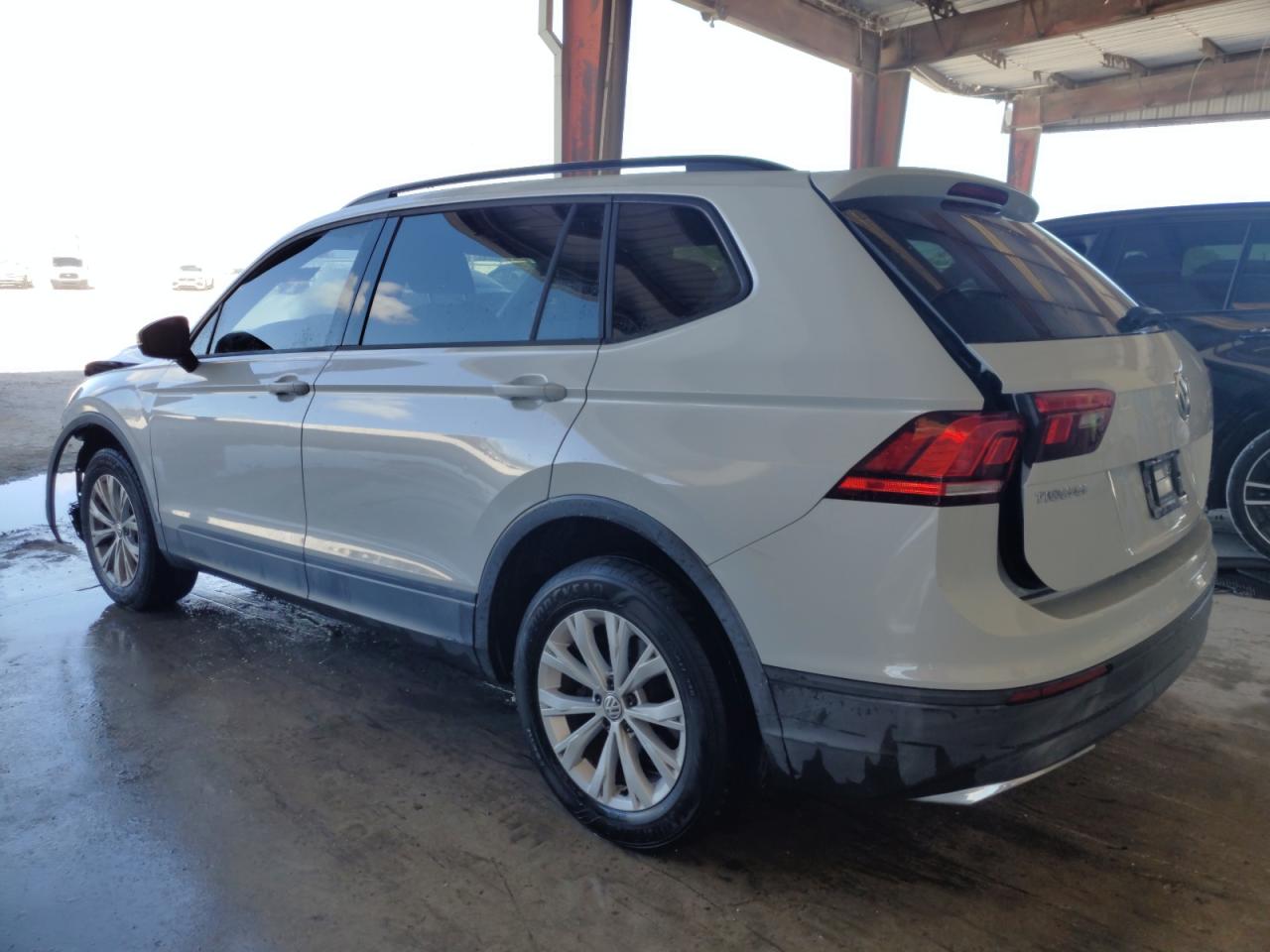 2018 Volkswagen Tiguan VIN 3VV0B7AX1JM067334 Copart auction photo, front end damage thumbnail 2