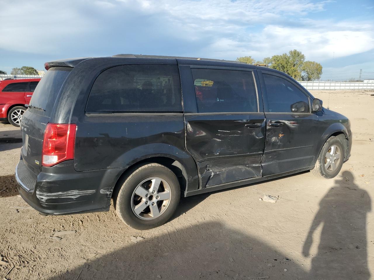 2012 Dodge Caravan VIN 2C4RDGCG9CR318108 Copart auction photo, rear end / side damage thumbnail 3