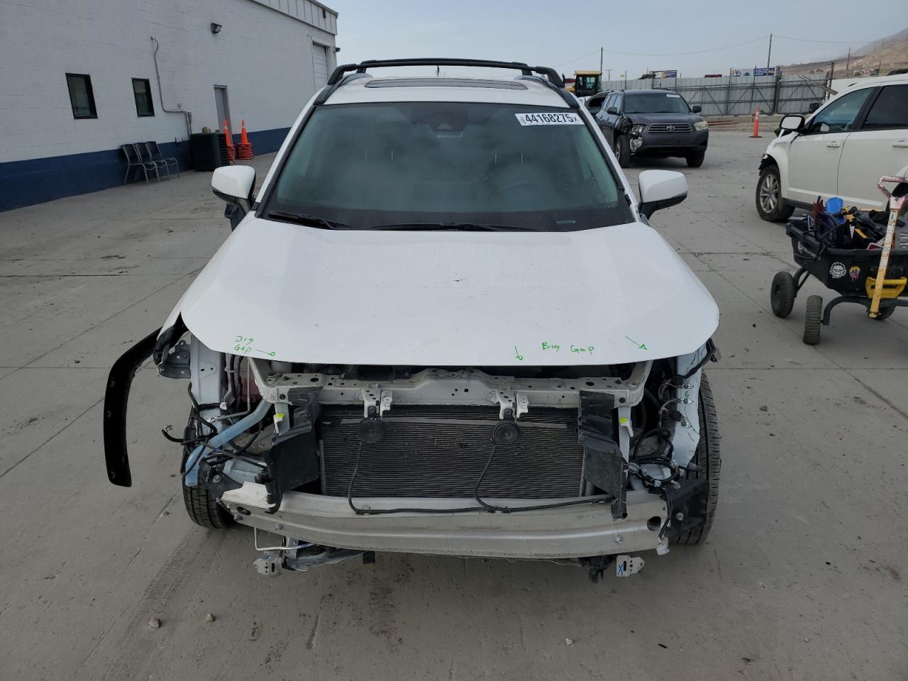 2022 Toyota RAV 4 VIN 2T3P1RFV8NC322585 Copart auction photo, front end damage thumbnail 5