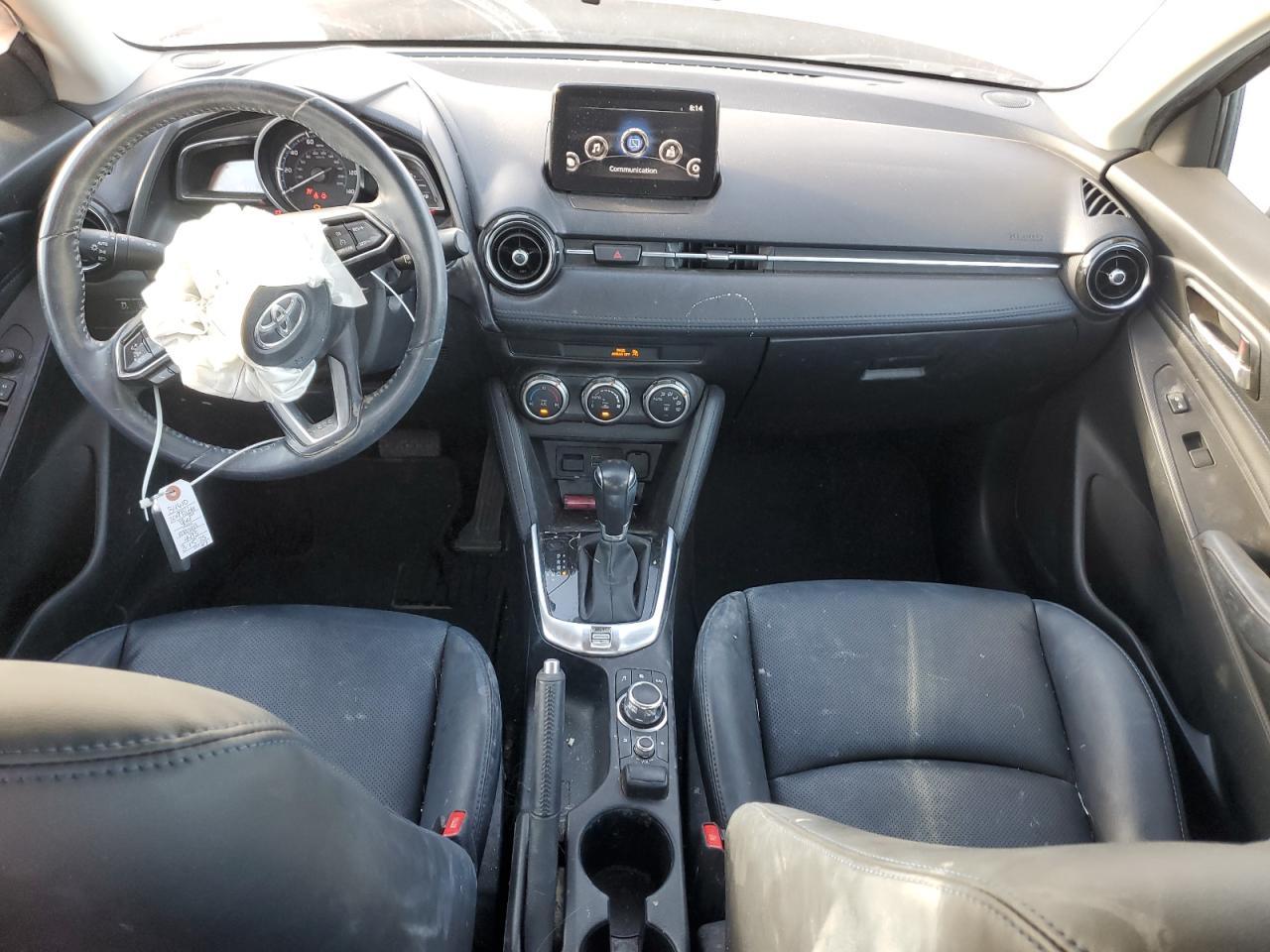 2019 Toyota Yaris VIN 3MYDLBYV3KY504475 Copart auction photo, front end / side damage thumbnail 8