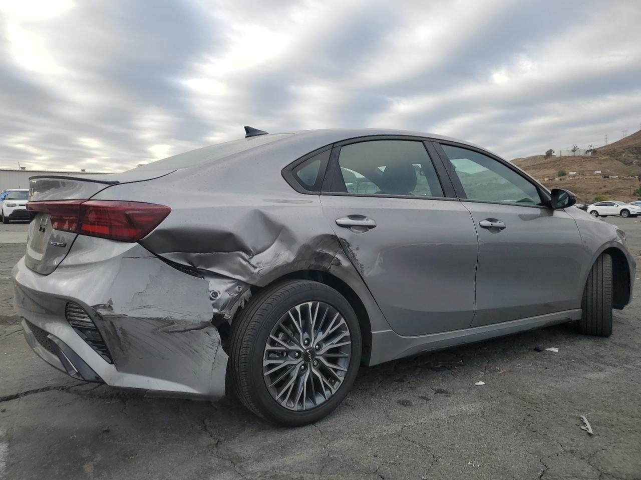 2024 KIA Forte VIN 3KPF54AD8RE757270 Copart auction photo, front end / side damage thumbnail 3