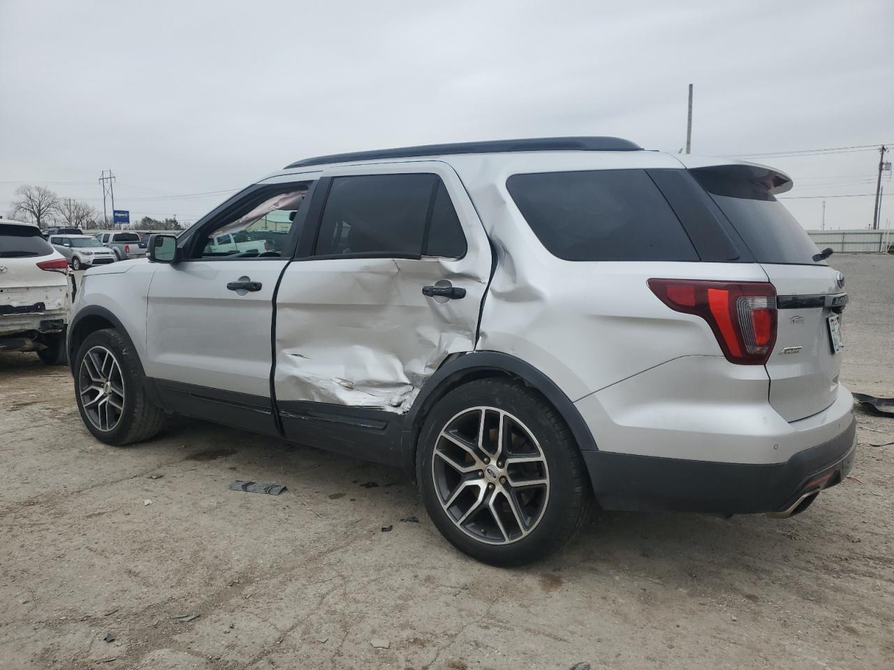 2016 Ford Explorer VIN 1FM5K8GT9GGB11433 Copart auction photo, side / minor dent/scratches damage thumbnail 2