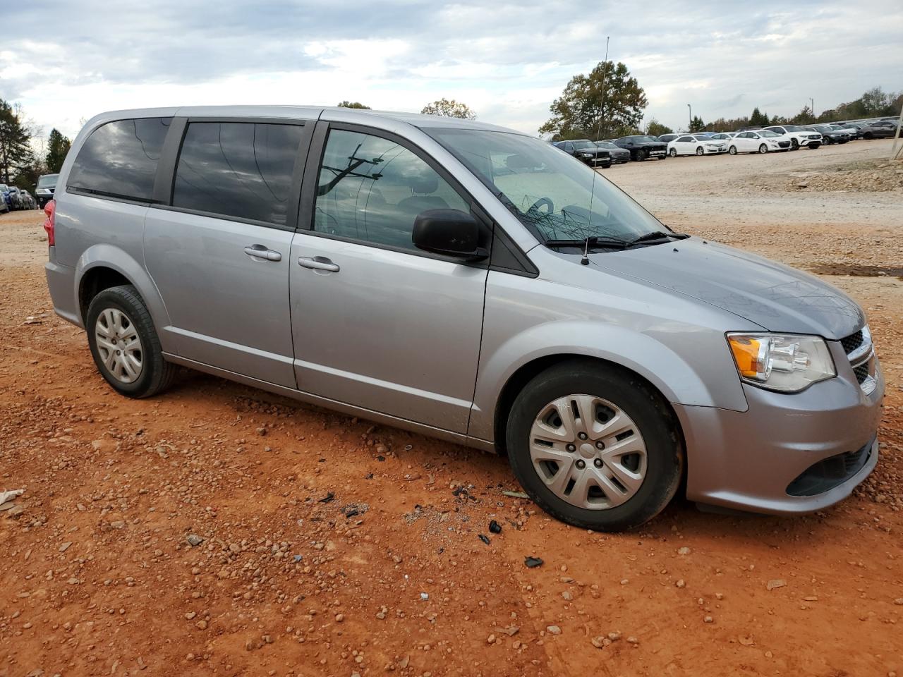 2018 Dodge Caravan VIN 2C4RDGBG3JR192195 Copart auction photo, front end damage thumbnail 4