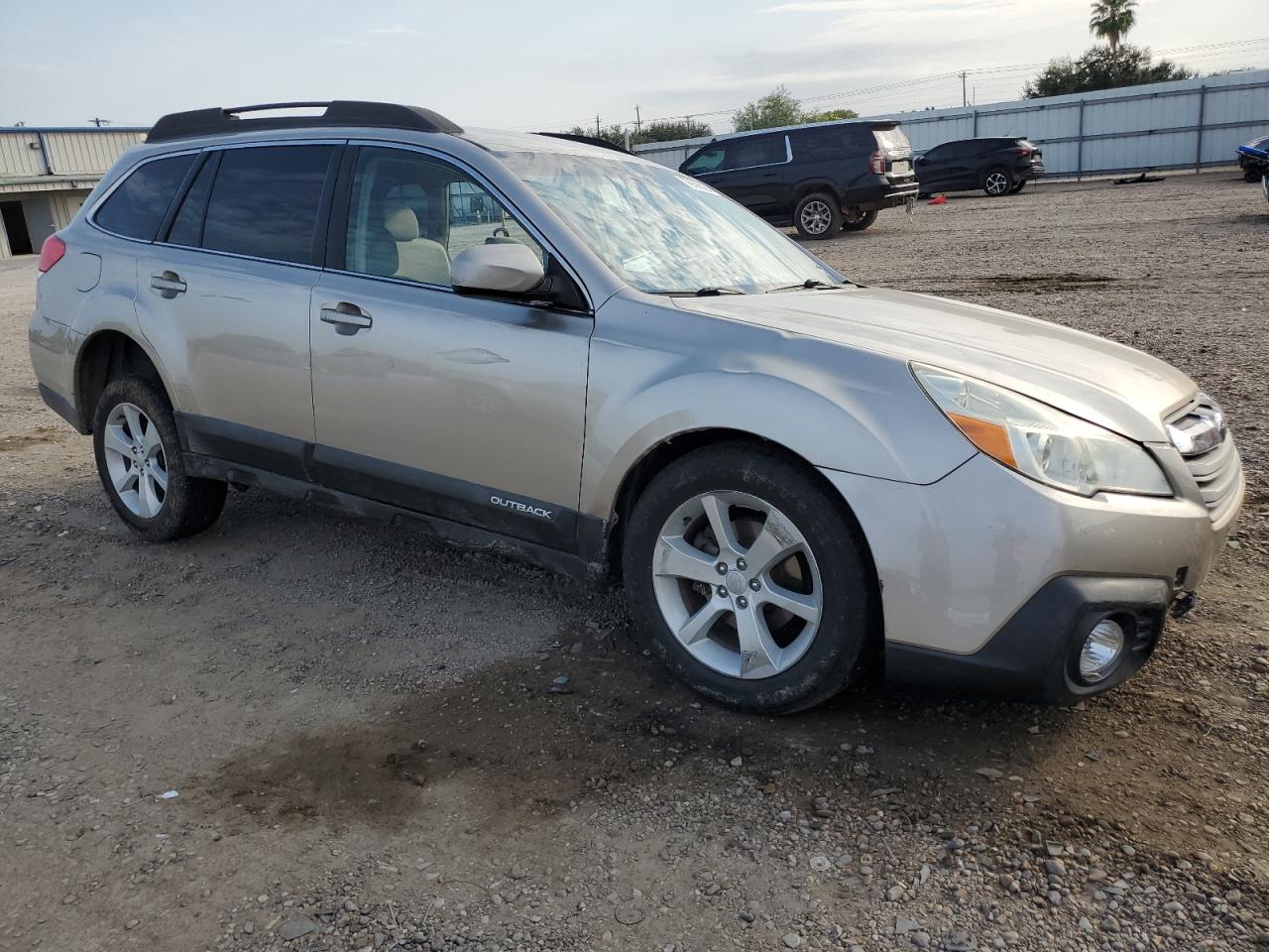 2014 Subaru Outback VIN 4S4BRBCC7E3317145 Copart auction photo, front end / undercarriage damage thumbnail 4