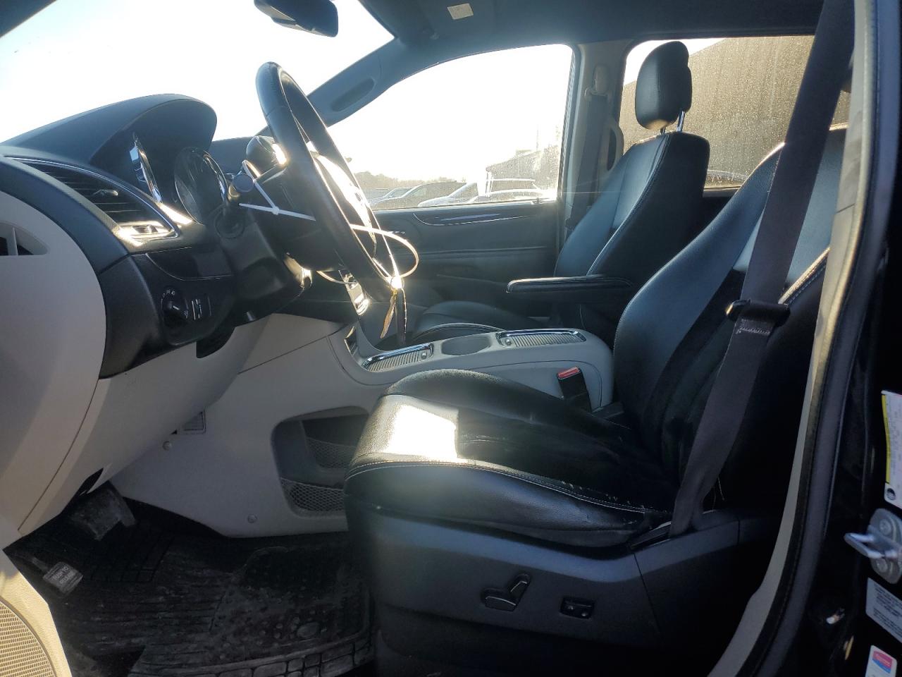 2017 Dodge Caravan VIN 2C4RDGCGXHR696980 Copart auction photo, front end / rear end damage thumbnail 7