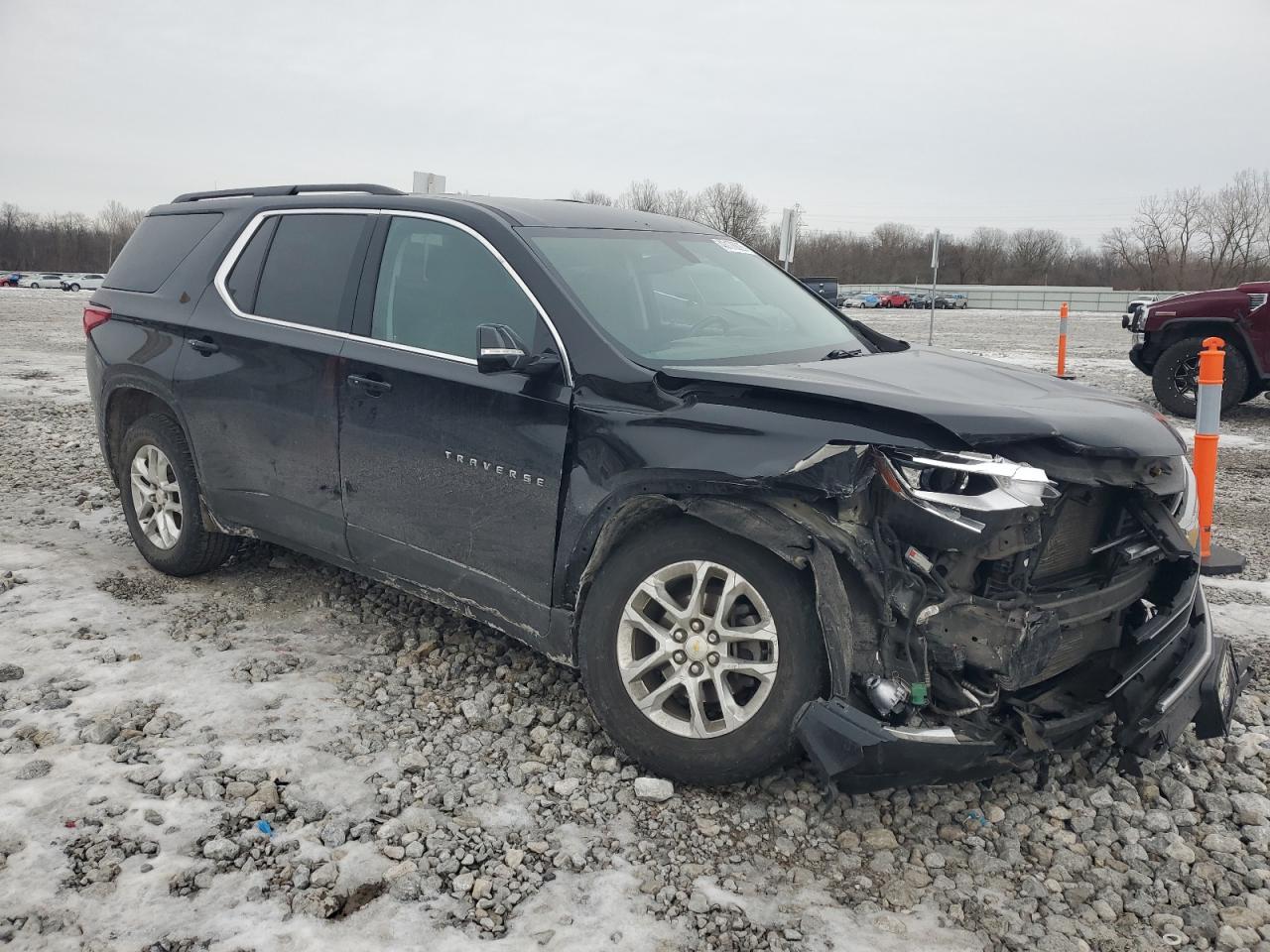 2019 Chevrolet Traverse VIN 1GNERGKW9KJ243848 Copart auction photo, front end / side damage thumbnail 4