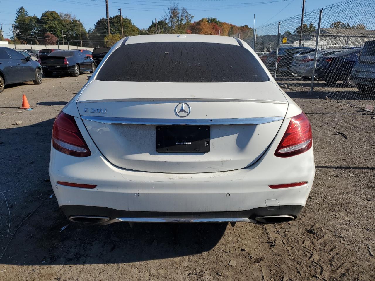 2017 Mercedes-Benz E-klasse VIN WDDZF4JB8HA041677 Copart auction photo, vandalism / front end damage thumbnail 2