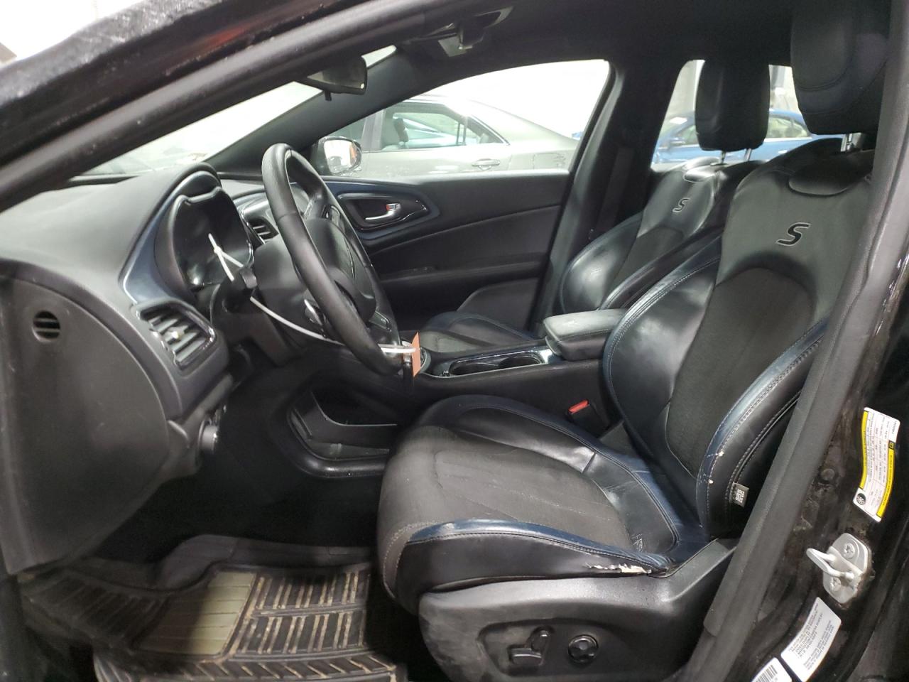 2015 Chrysler 200 VIN 1C3CCCBB8FN555301 Copart auction photo, front end / side damage thumbnail 7