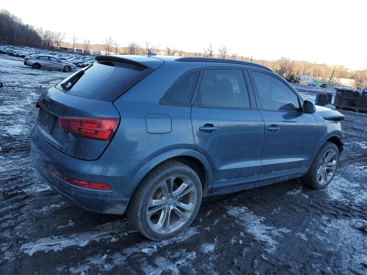 2018 Audi Q3 VIN WA1ECCFS6JR015844 Copart auction photo, front end / minor dent/scratches damage thumbnail 3