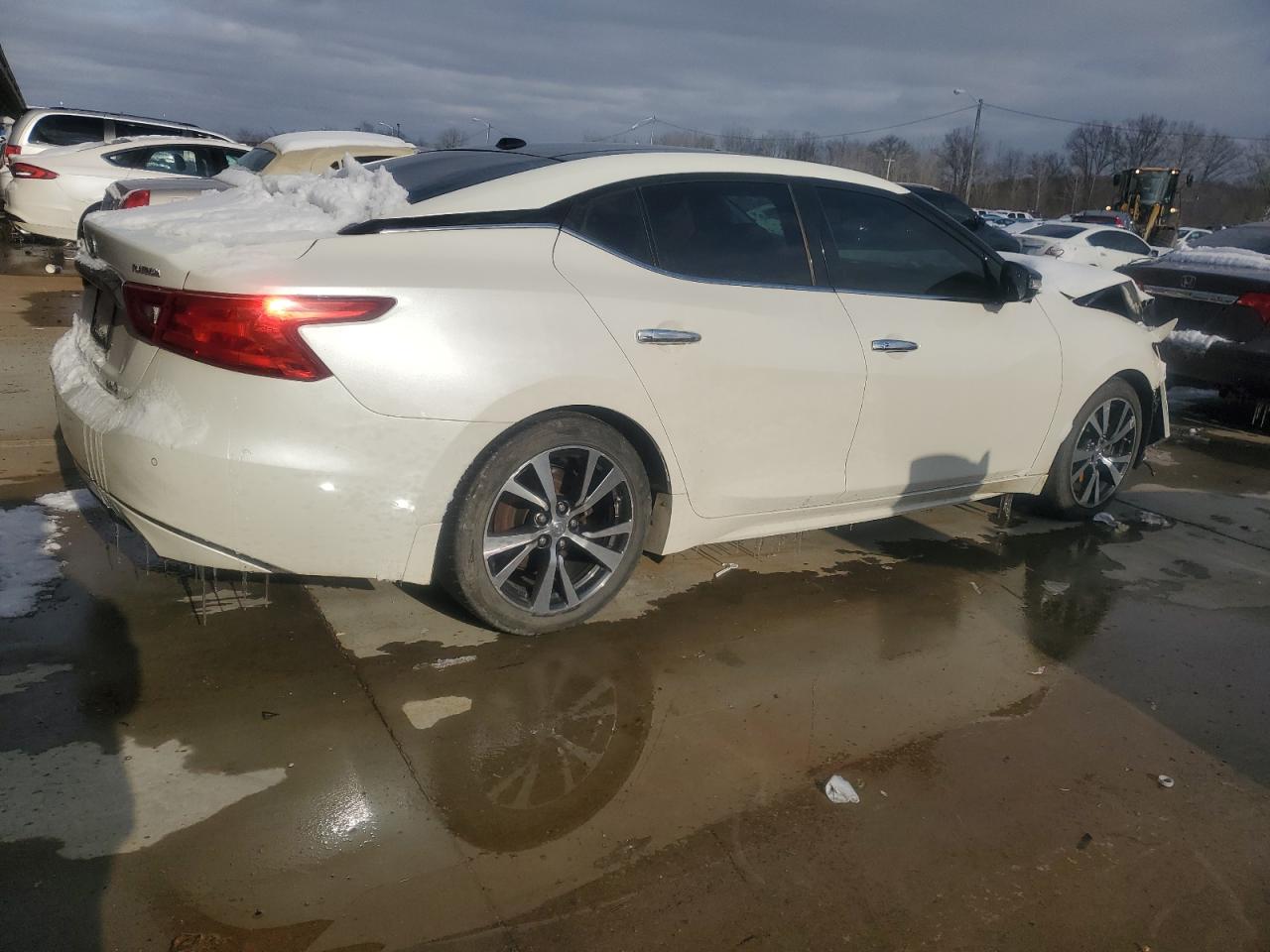 2017 Nissan Maxima VIN 1N4AA6AP5HC391890 Copart auction photo, front end damage thumbnail 3