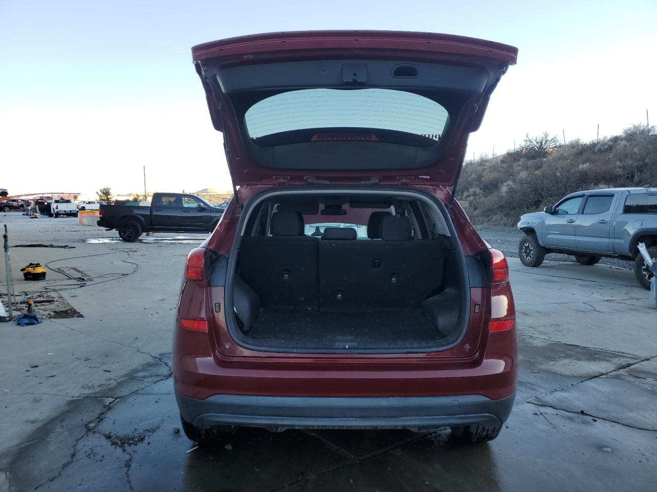 2019 Hyundai Tucson VIN KM8J2CA46KU956494 Copart auction photo, undercarriage damage thumbnail 6