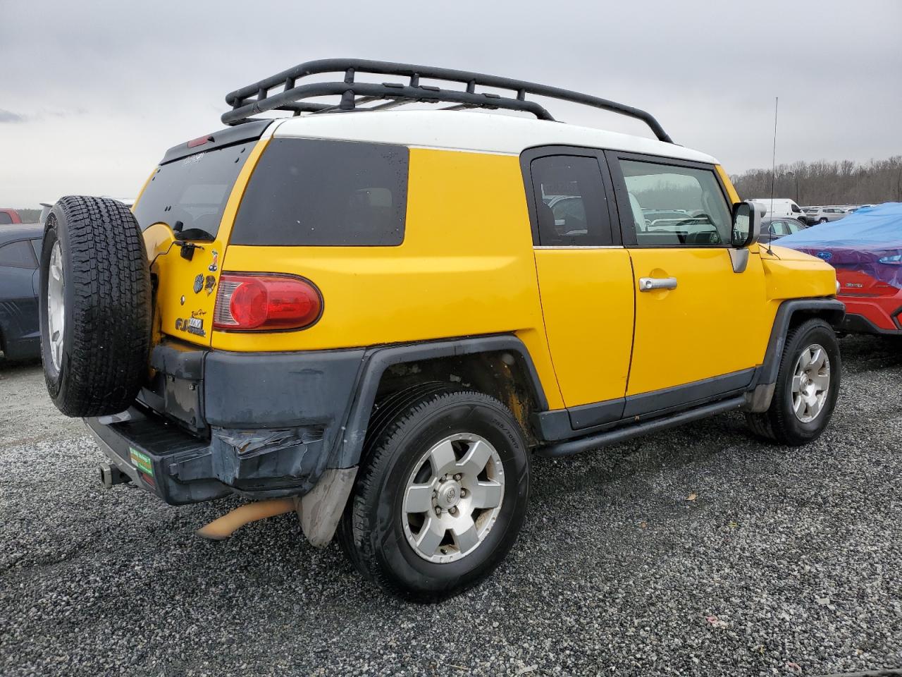 2007 Toyota FJ Cruiser VIN JTEZU11F170003886 Copart auction photo, rollover damage thumbnail 3