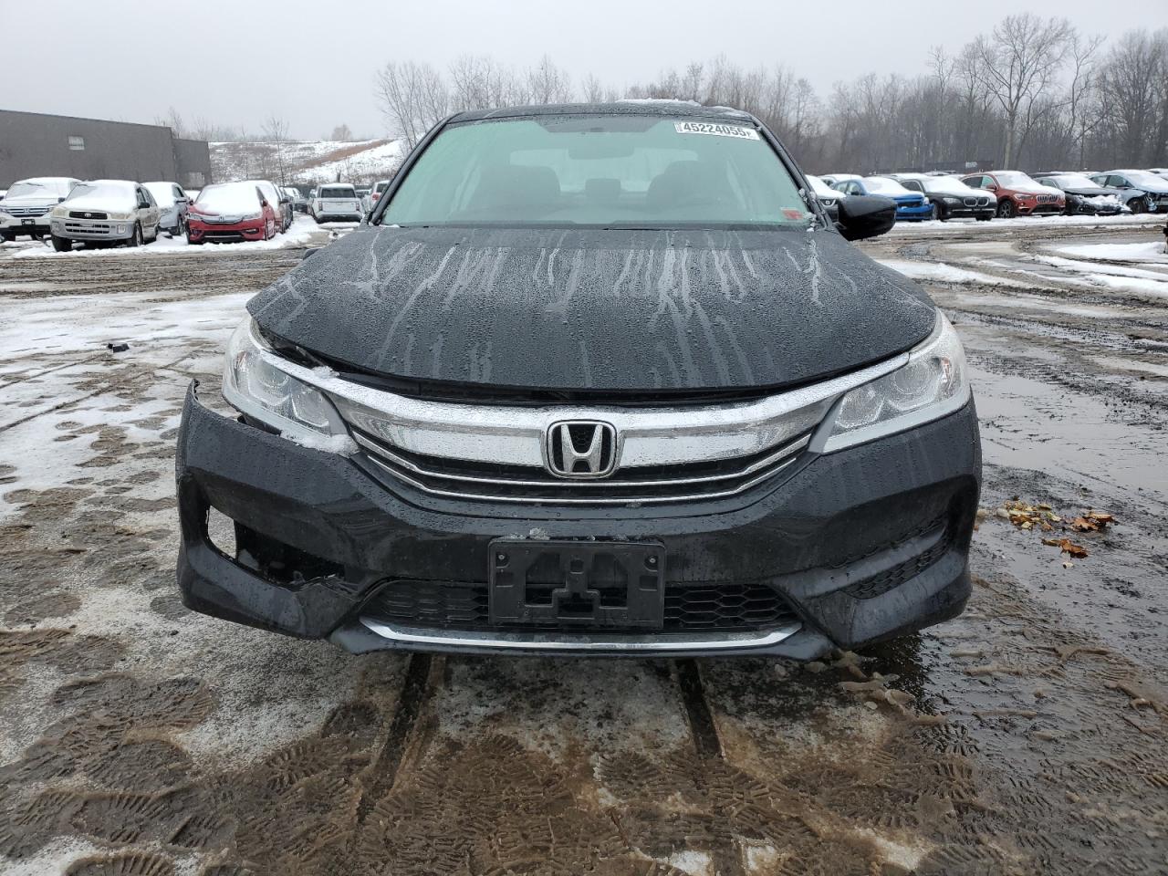 2017 Honda Accord VIN 1HGCR2F32HA285761 Copart auction photo, front end / side damage thumbnail 5