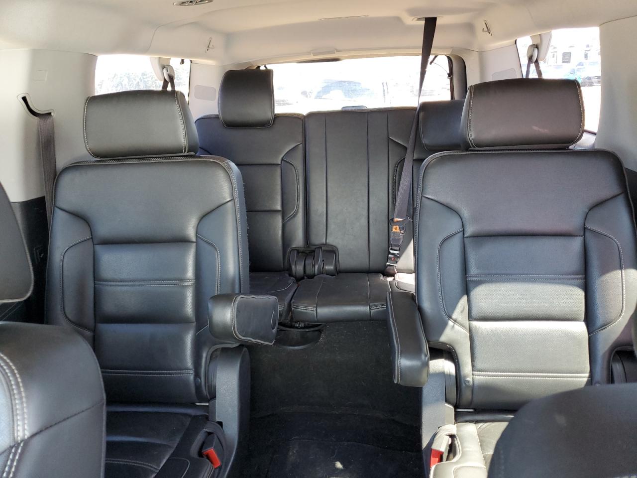 2017 GMC Yukon VIN 1GKS1HKJXHR209123 Copart auction photo, rear end / minor dent/scratches damage thumbnail 10