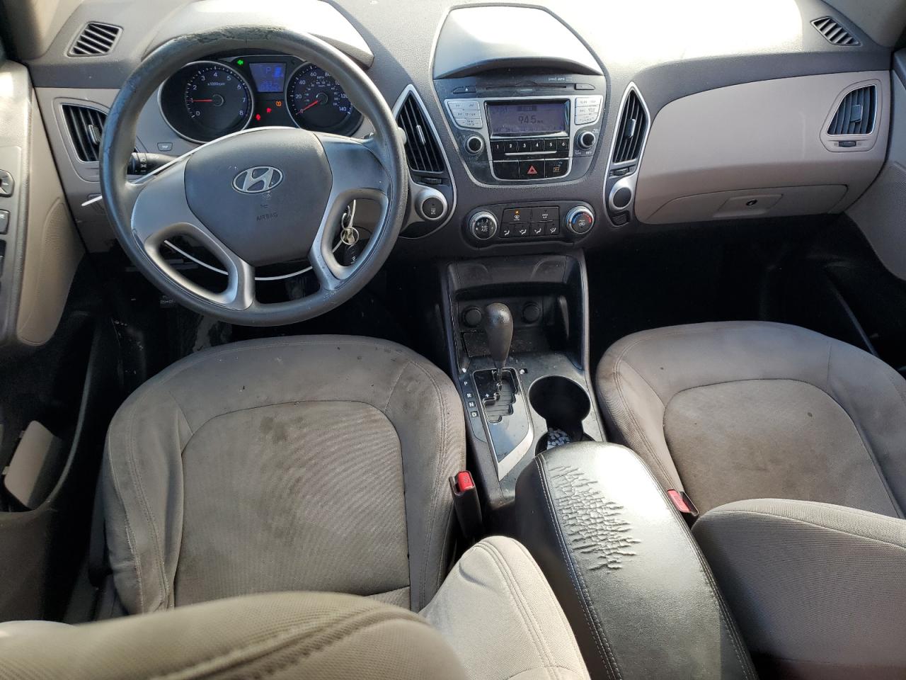 2010 Hyundai Tucson VIN KM8JT3AC1AU084650 Copart auction photo, side / front end damage thumbnail 8