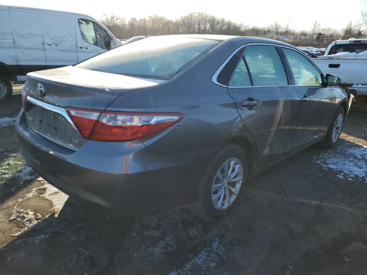 2015 Toyota Camry VIN 4T4BF1FK9FR461593 Copart auction photo, front end damage thumbnail 3