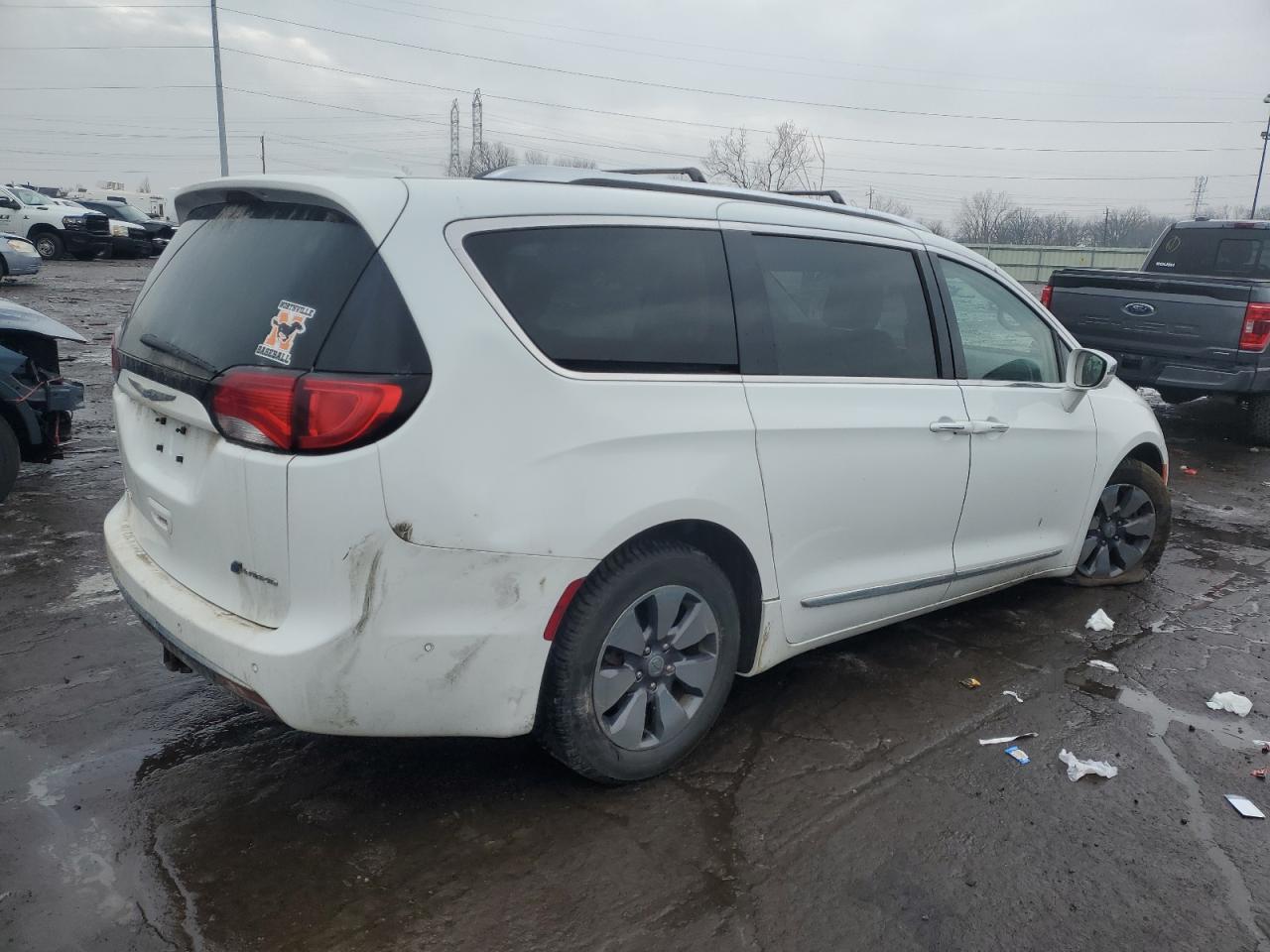 2018 Chrysler Pacifica VIN 2C4RC1N74JR152476 Copart auction photo, front end damage thumbnail 3