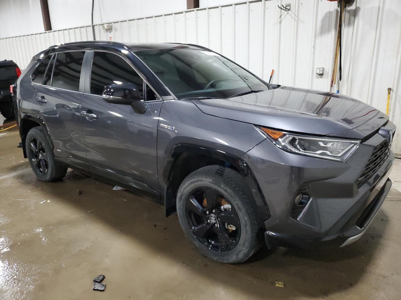 2020 Toyota RAV 4 VIN 2T3EWRFV8LW088985 Copart auction photo, vandalism damage thumbnail 4