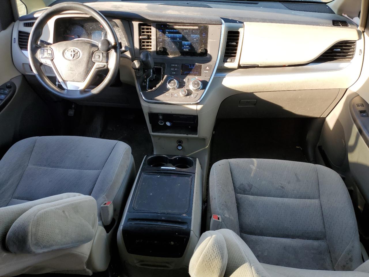 2015 Toyota Sienna VIN 5TDKK3DC7FS663872 Copart auction photo, front end damage thumbnail 8