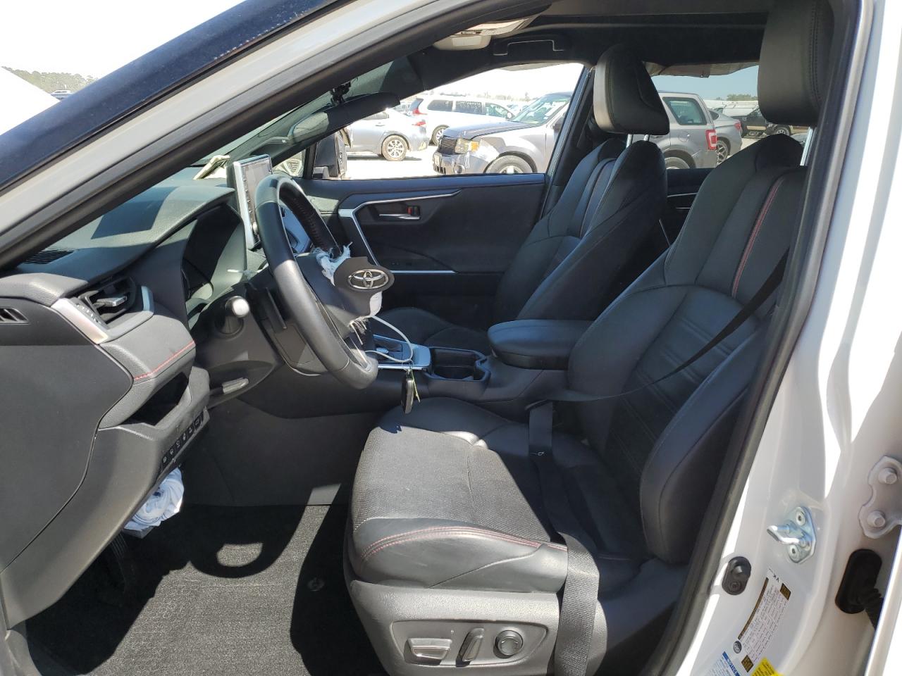 2021 Toyota RAV 4 VIN JTMFB3FV8MD059031 Copart auction photo, front end / minor dent/scratches damage thumbnail 7