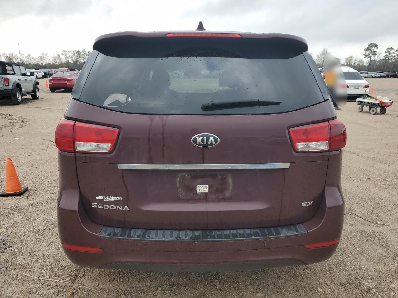 2015 KIA Sedona VIN KNDMC5C14F6047466 Copart auction photo, minor dent/scratches damage thumbnail 6