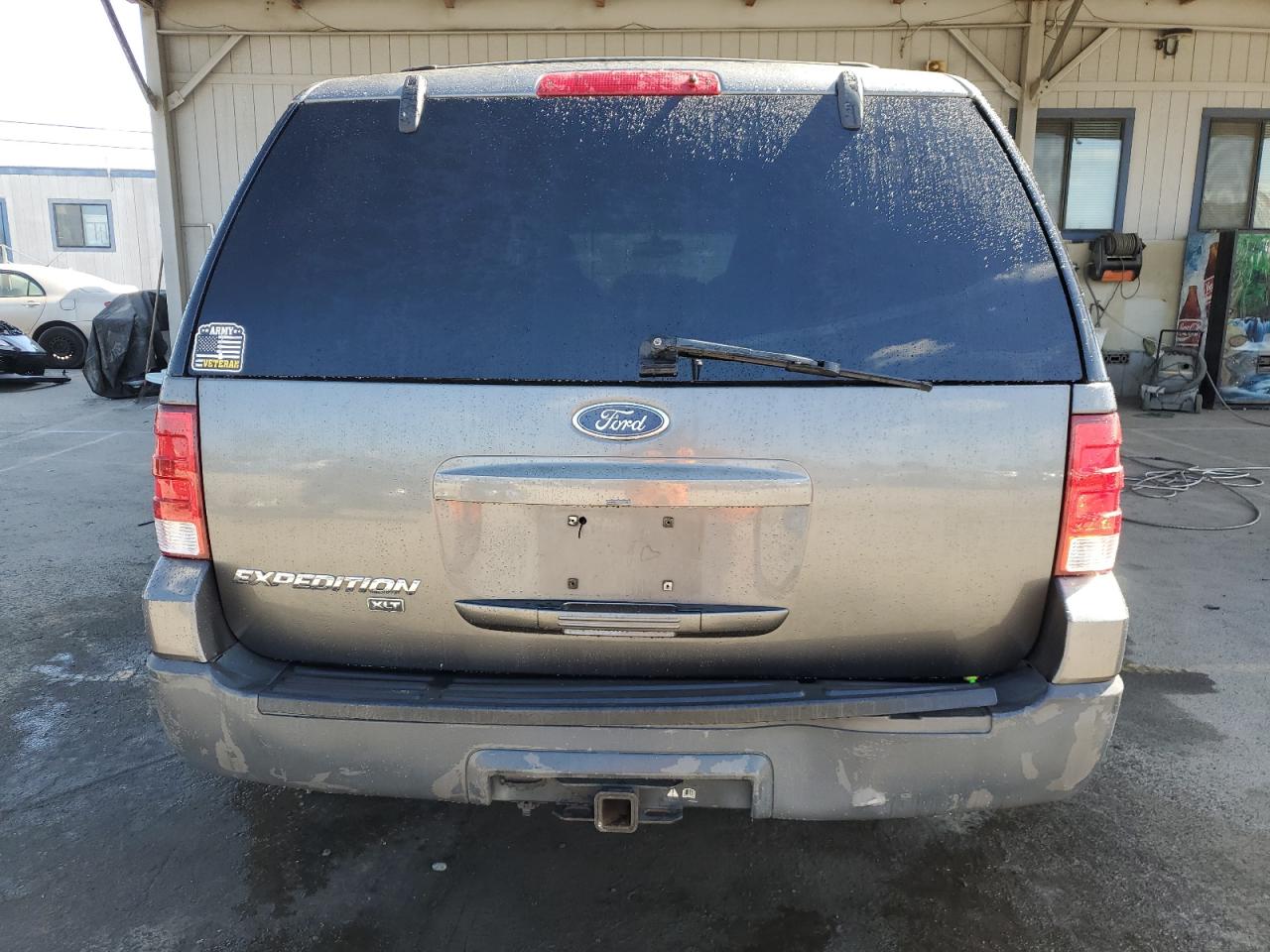 2003 Ford Expedition VIN 1FMPU16L83LB25112 Copart auction photo, front end damage thumbnail 6