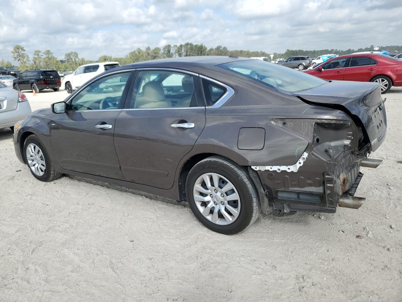 2015 Nissan Altima VIN 1N4AL3AP7FN346461 Copart auction photo, rear end damage thumbnail 2