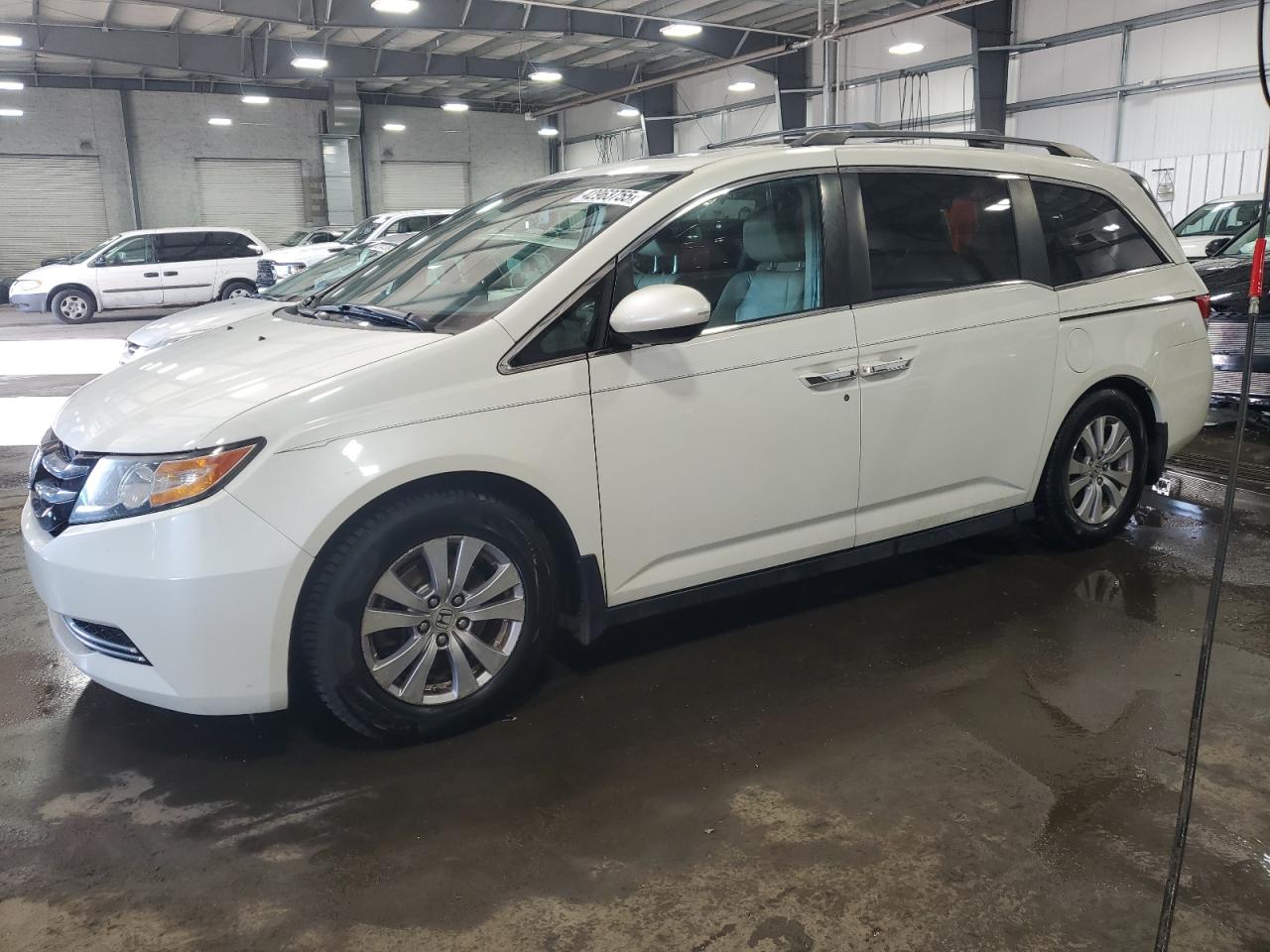 2015 Honda Odyssey VIN 5FNRL5H61FB123756