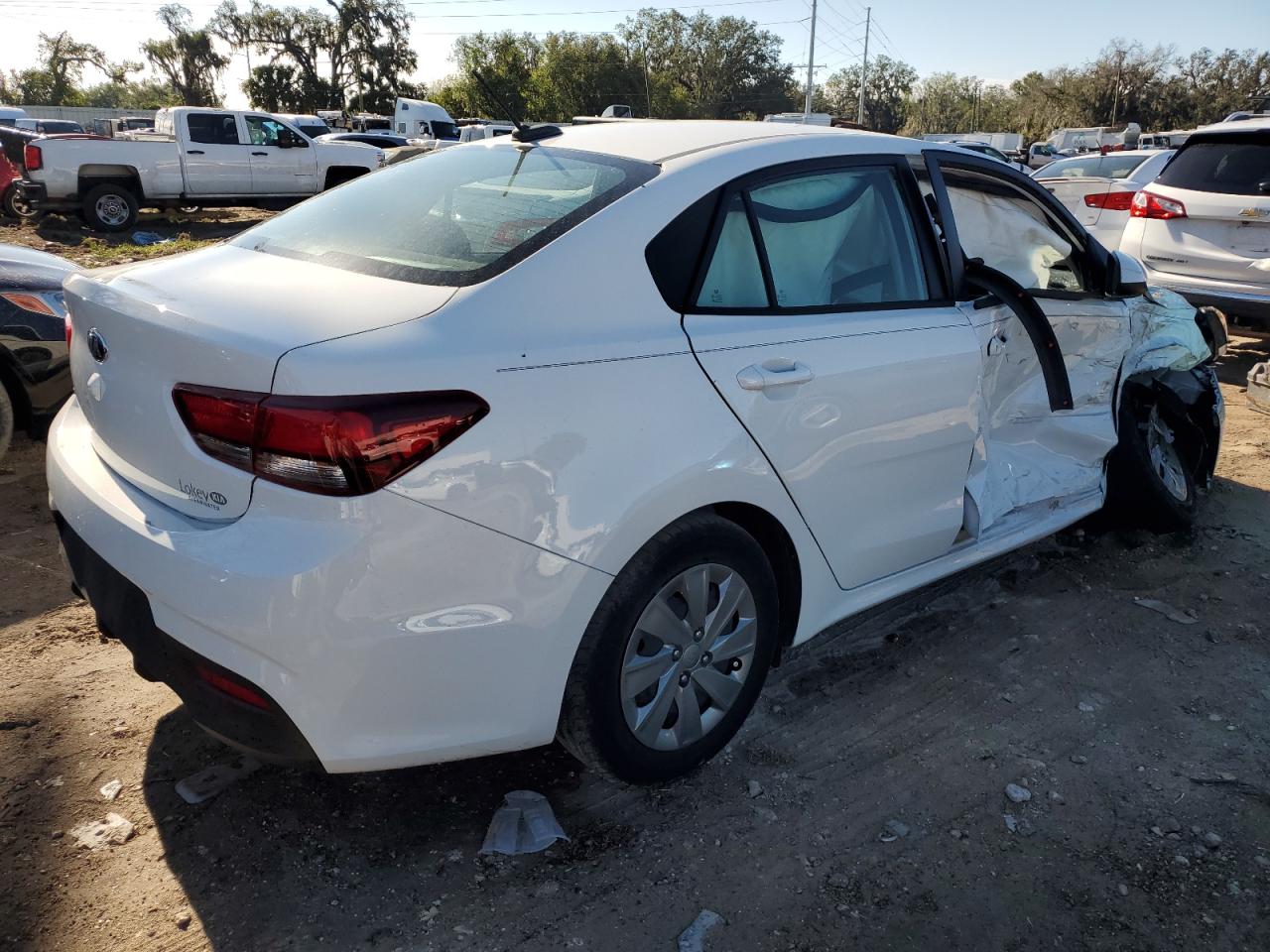 2020 KIA Rio VIN 3KPA24AD6LE297813 Copart auction photo, front end / side damage thumbnail 3