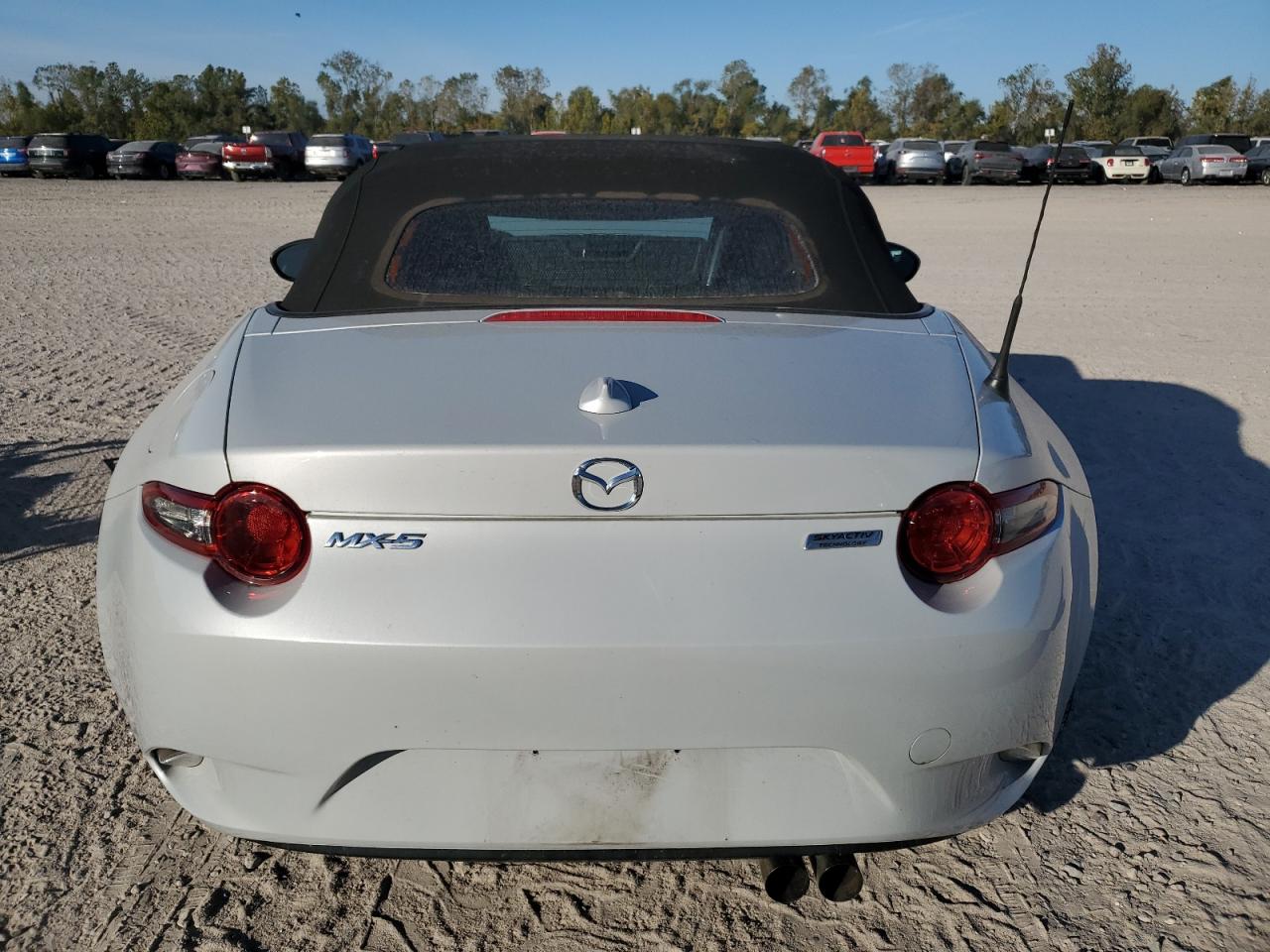 2016 Mazda MX-5 VIN JM1NDAD78G0117956 Copart auction photo, front end damage thumbnail 10