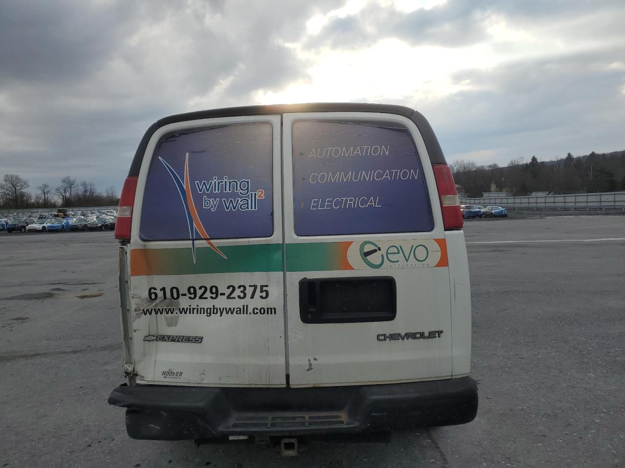 2004 Chevrolet Express VIN 1GCHG35U341142340 Copart auction photo, rear end / minor dent/scratches damage thumbnail 6