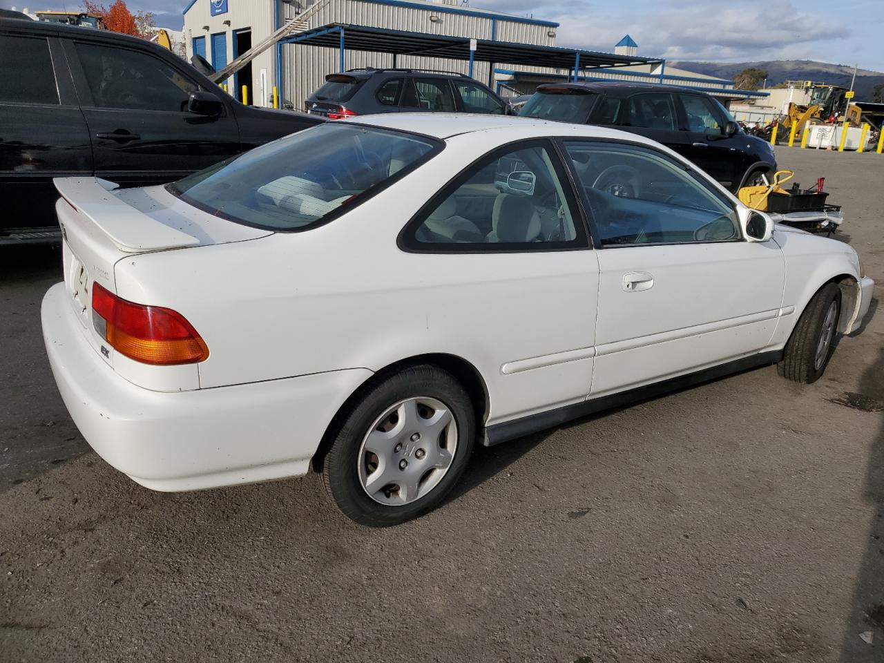 1998 Honda Civic VIN 1HGEJ8247WL088040 Copart auction photo, vandalism / minor dent/scratches damage thumbnail 3