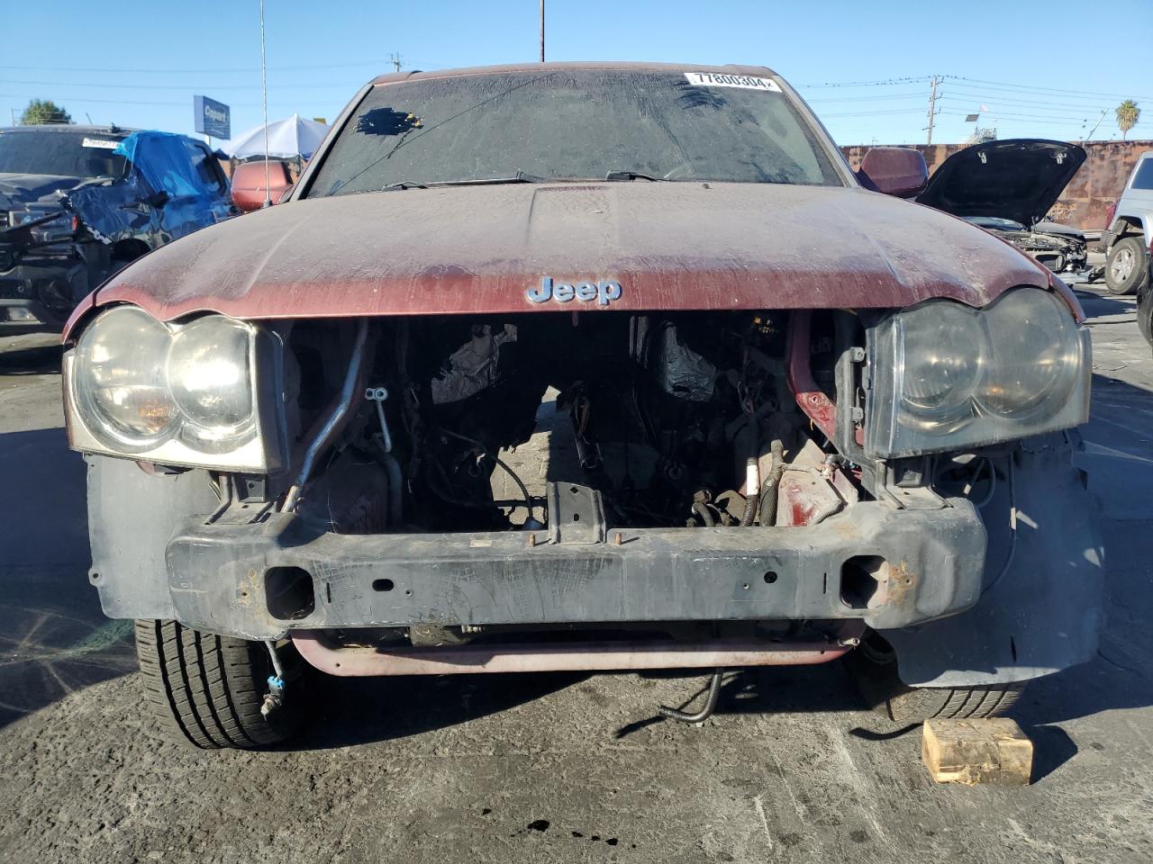 2007 Jeep Grand Cherokee VIN 1J8HR78347C617760 Copart auction photo, vandalism / stripped damage thumbnail 5