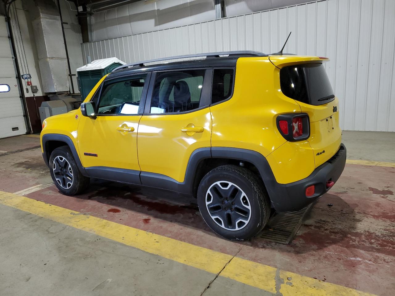 2015 Jeep Renegade VIN ZACCJBCTXFPB46906 Copart auction photo, side / minor dent/scratches damage thumbnail 2