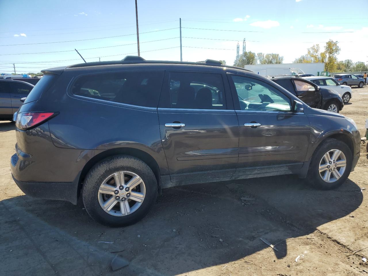 2013 Chevrolet Traverse VIN 1GNKRJKD3DJ101643 Copart auction photo, front end / side damage thumbnail 3