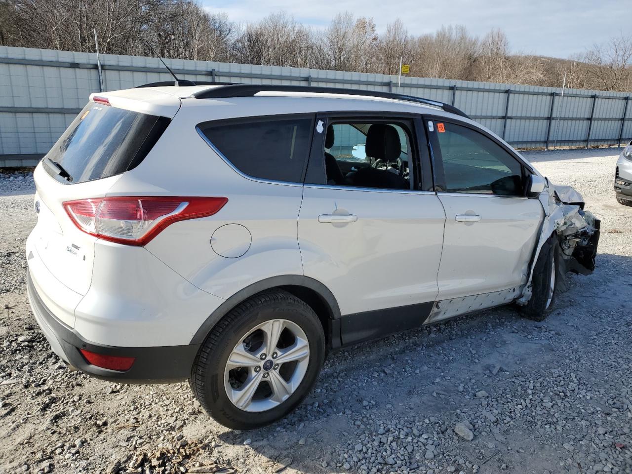2014 Ford Escape VIN 1FMCU0GX4EUB04717 Copart auction photo, front end / side damage thumbnail 3