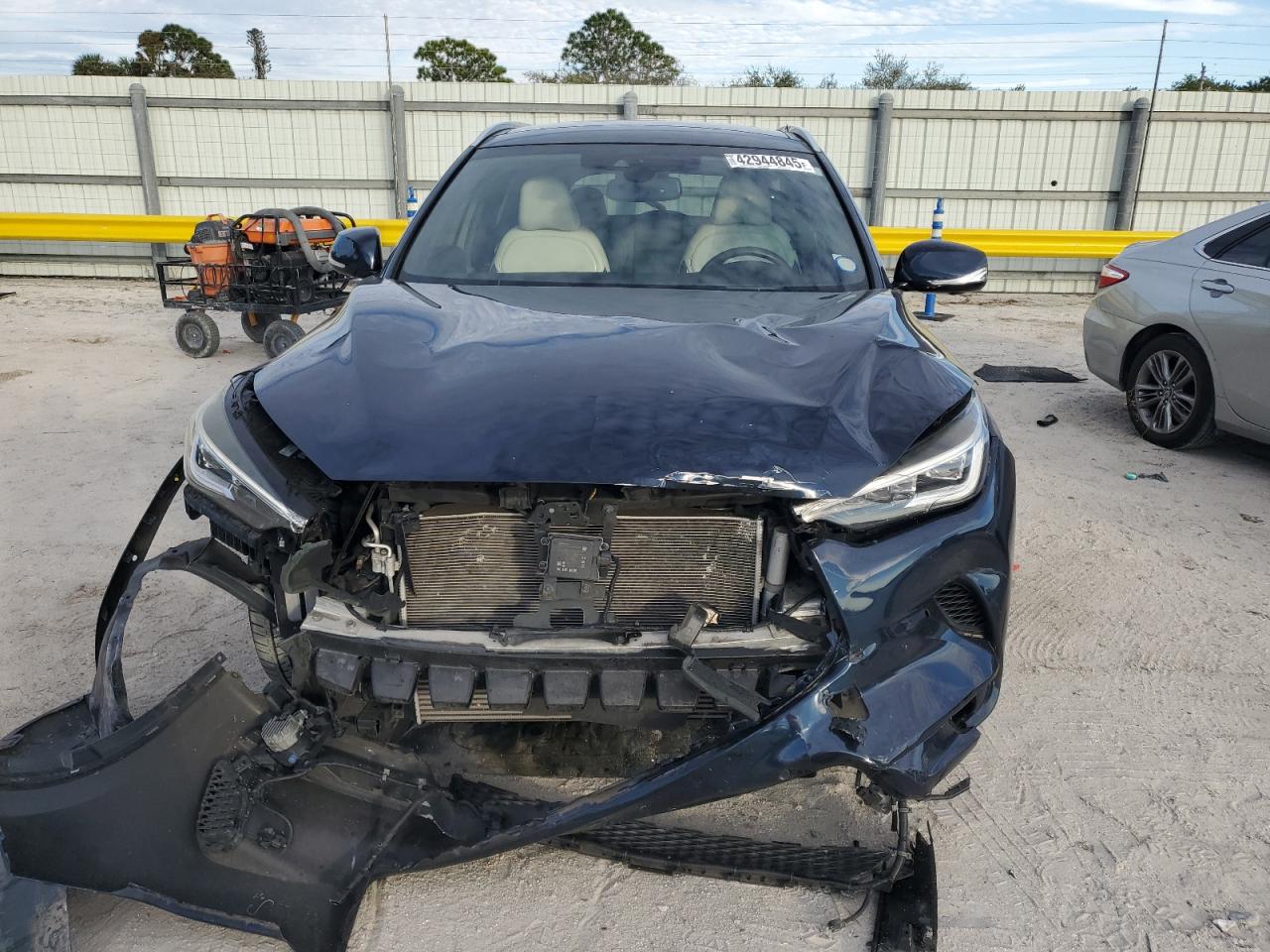 2019 Infiniti QX50 VIN 3PCAJ5M13KF101619 Copart auction photo, front end / minor dent/scratches damage thumbnail 5