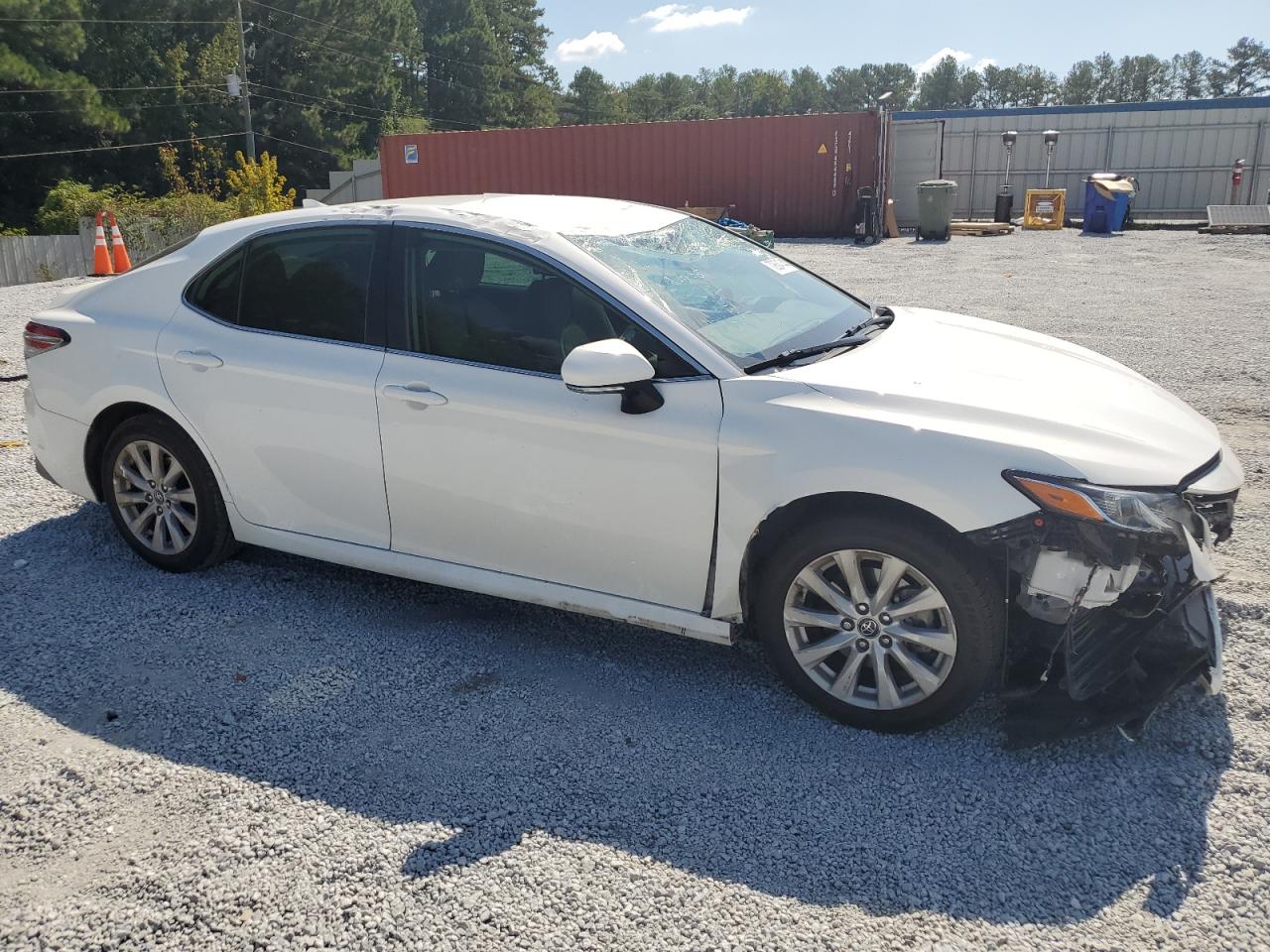 2020 Toyota Camry VIN 4T1L11AK6LU900443 Copart auction photo, front end / top/roof damage thumbnail 4