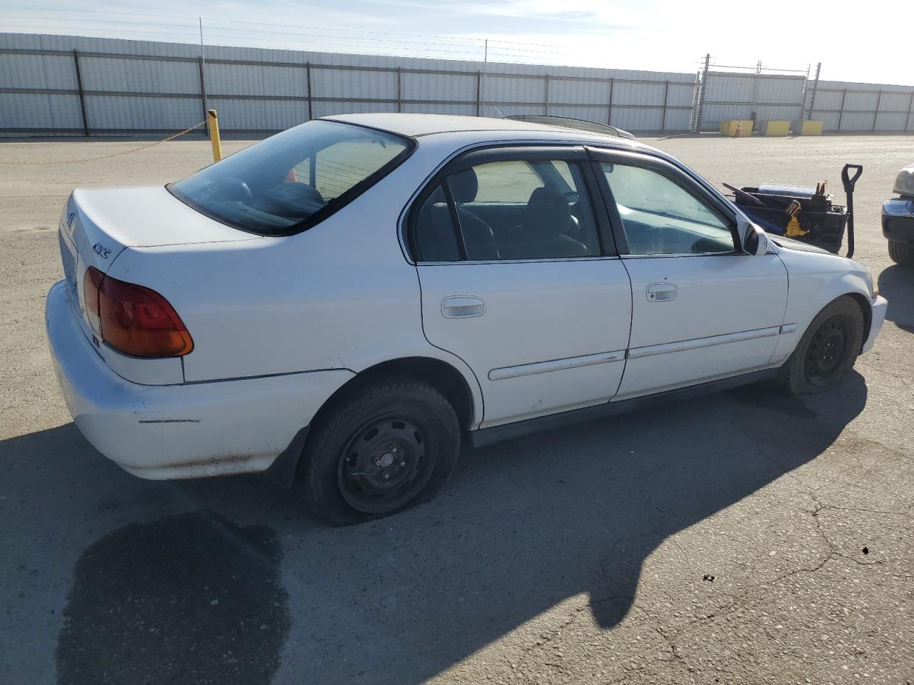1997 Honda Civic VIN 1HGEJ8644VL006239 Copart auction photo, vandalism / undercarriage damage thumbnail 3