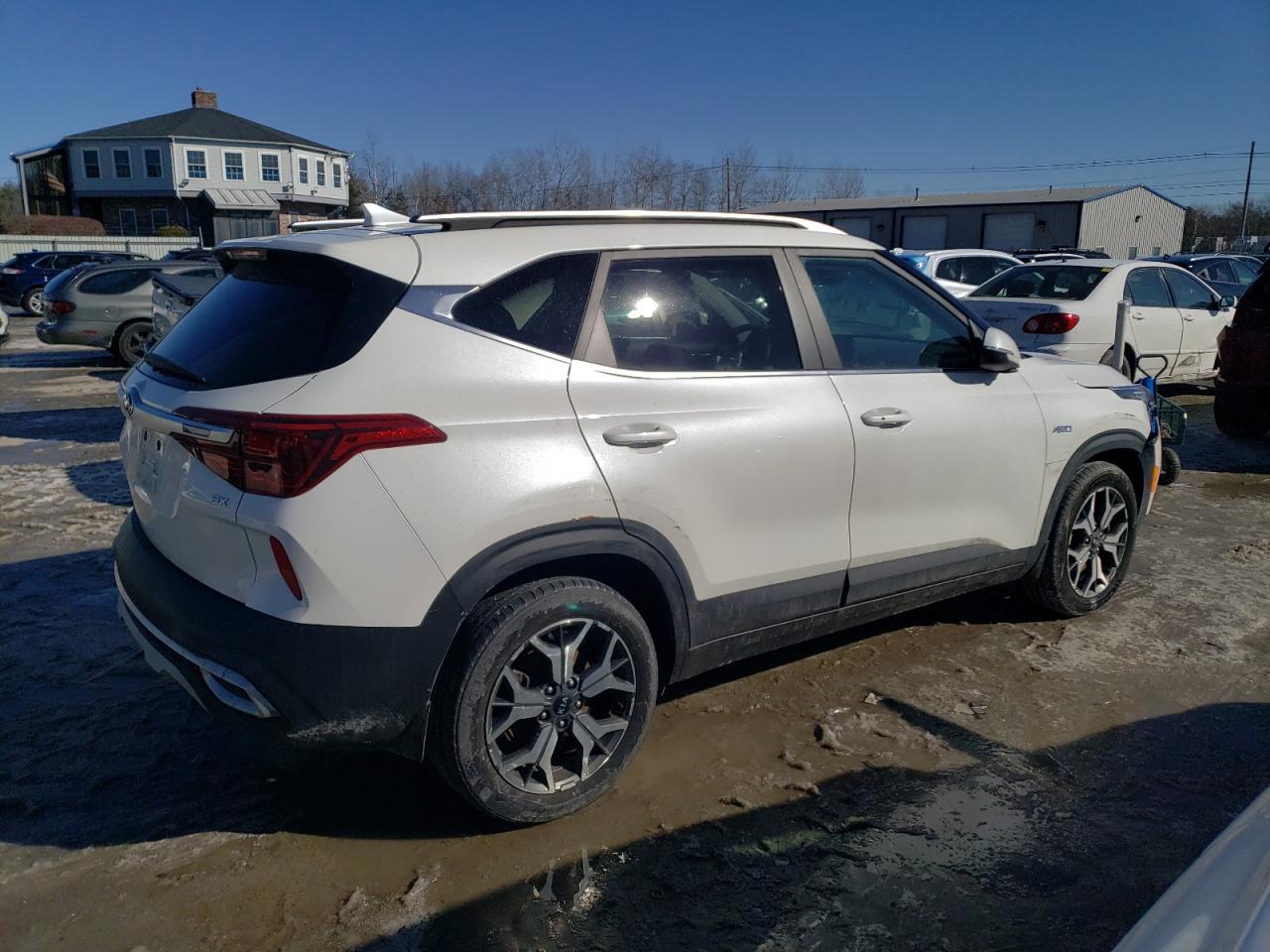 2021 KIA Seltos VIN KNDERCAA2M7076840 Copart auction photo, front end / minor dent/scratches damage thumbnail 3