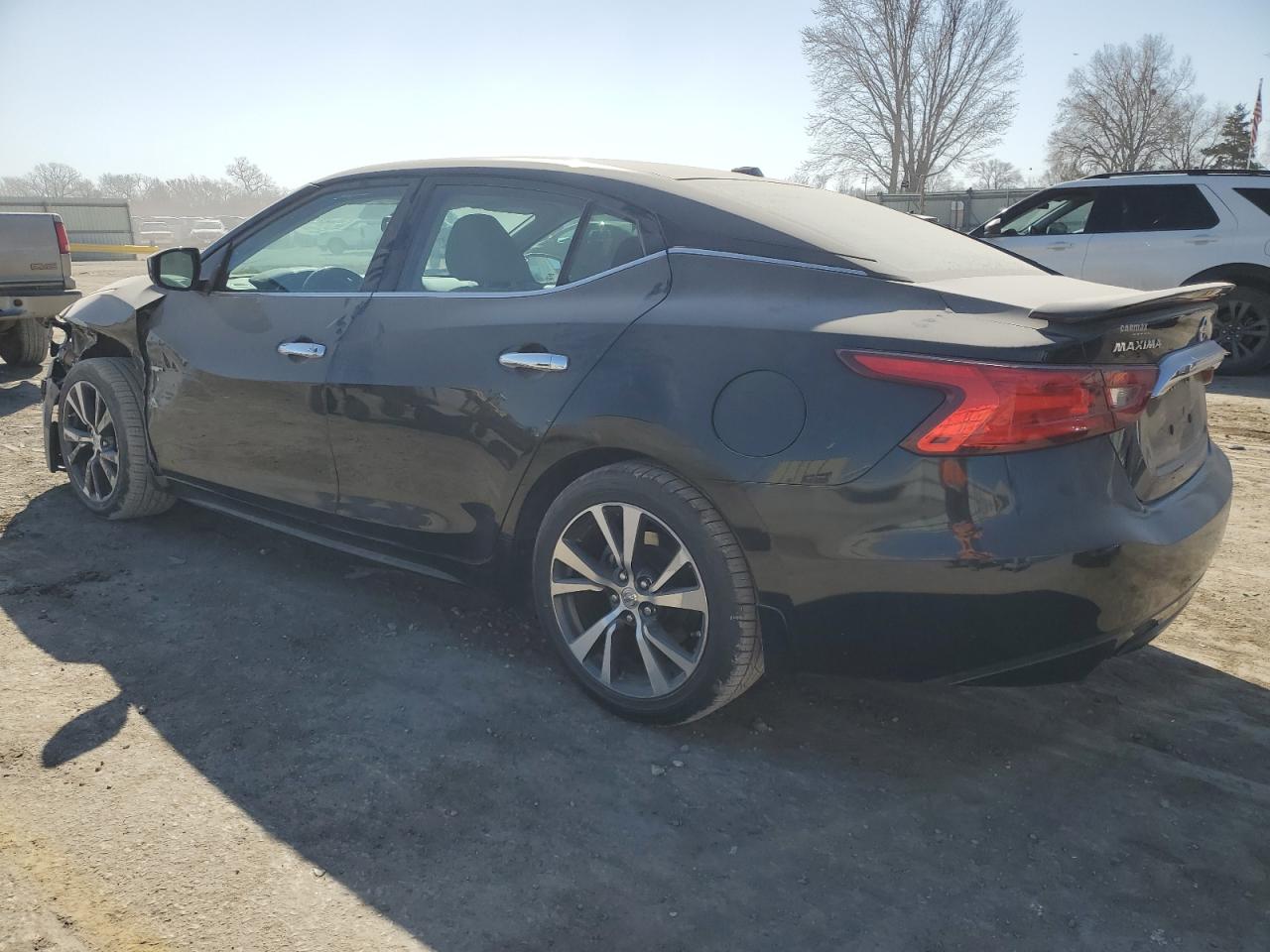 2017 Nissan Maxima VIN 1N4AA6AP8HC425563 Copart auction photo, side / front end damage thumbnail 2