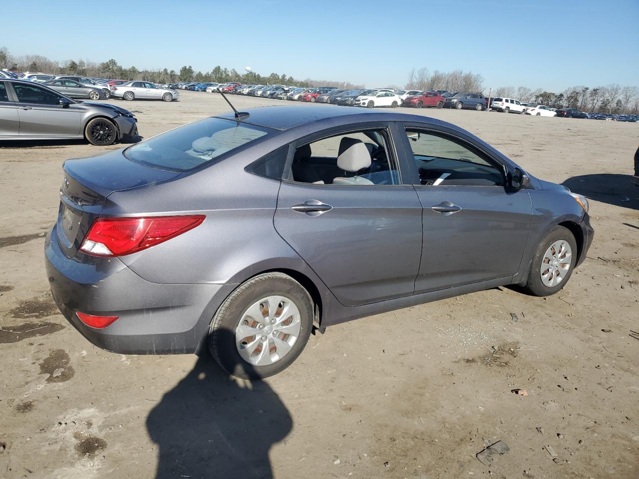 2015 Hyundai Accent VIN KMHCT4AE8FU933941 Copart auction photo, side / minor dent/scratches damage thumbnail 3