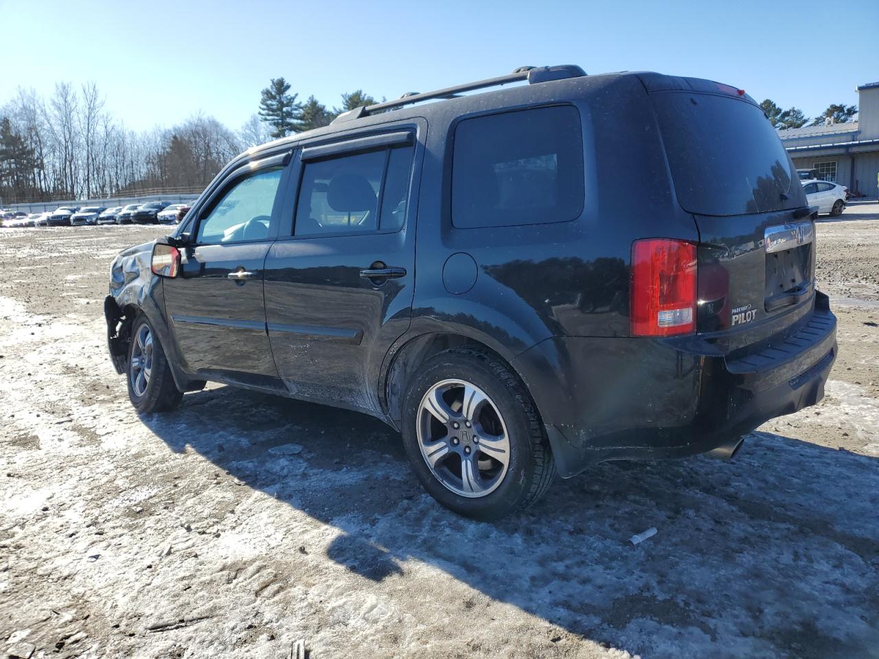 2015 Honda Pilot VIN 5FNYF4H35FB021508 Copart auction photo, front end damage thumbnail 2