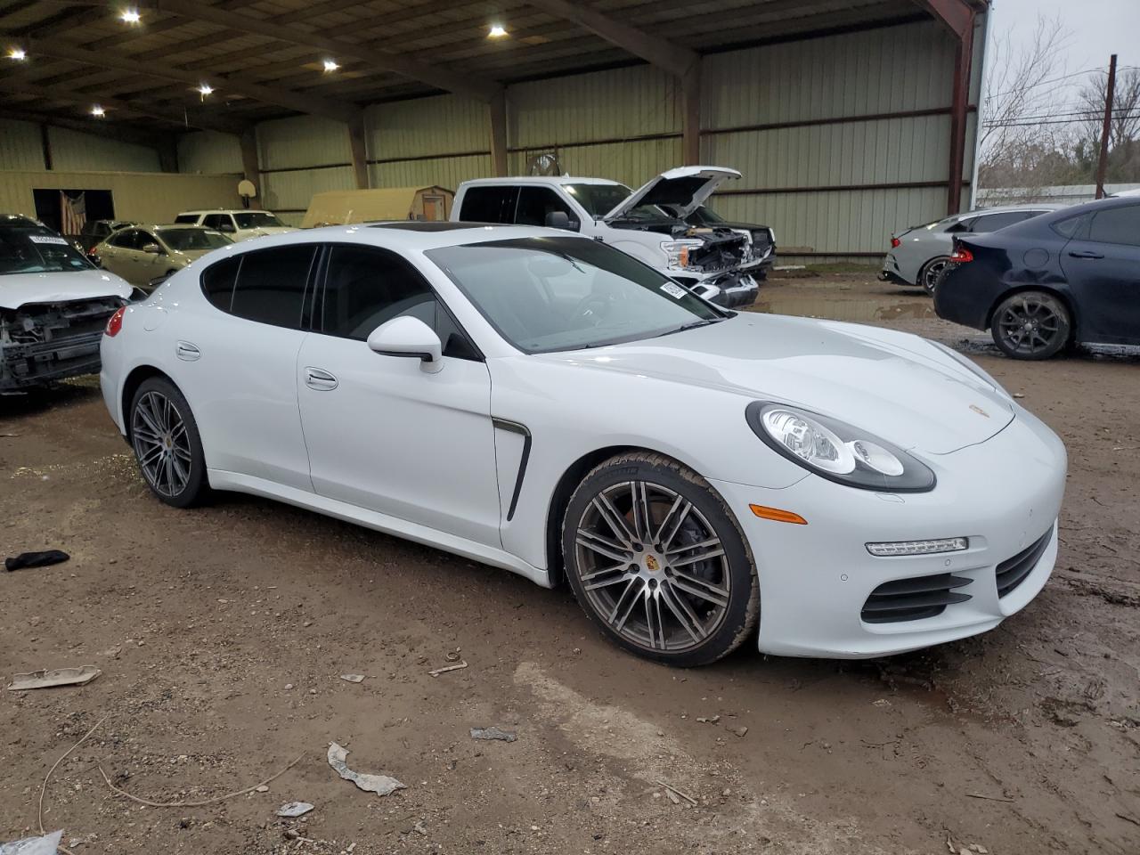 2016 Porsche Panamera VIN WP0AA2A79GL001861 Copart auction photo, water/flood / minor dent/scratches damage thumbnail 4