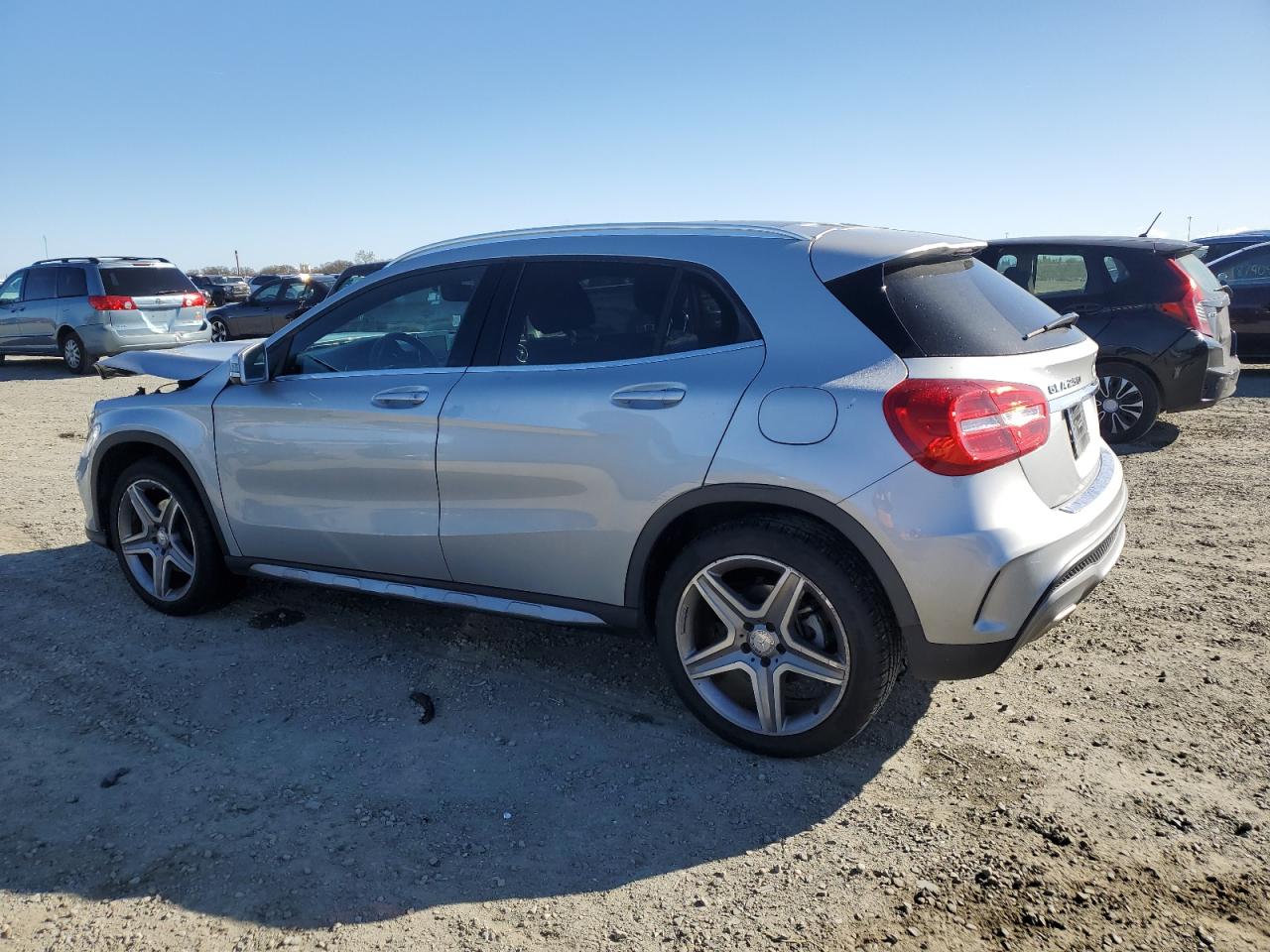 2017 Mercedes-Benz GLA-klasse VIN WDCTG4GB5HJ354796 Copart auction photo, front end / minor dent/scratches damage thumbnail 2