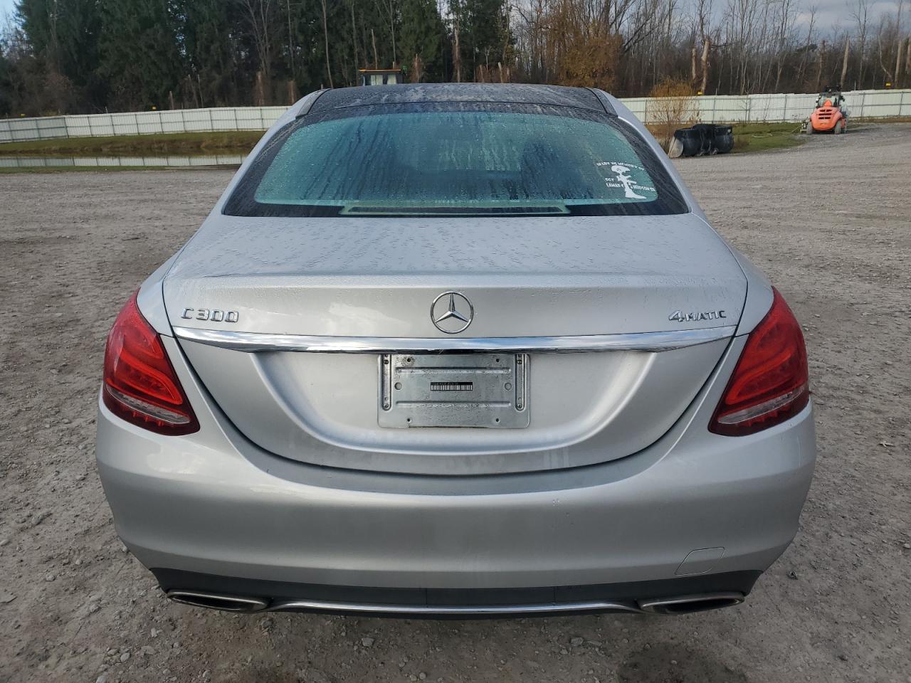 2015 Mercedes-Benz C-klasse VIN 55SWF4KBXFU004192 Copart auction photo, side damage thumbnail 6