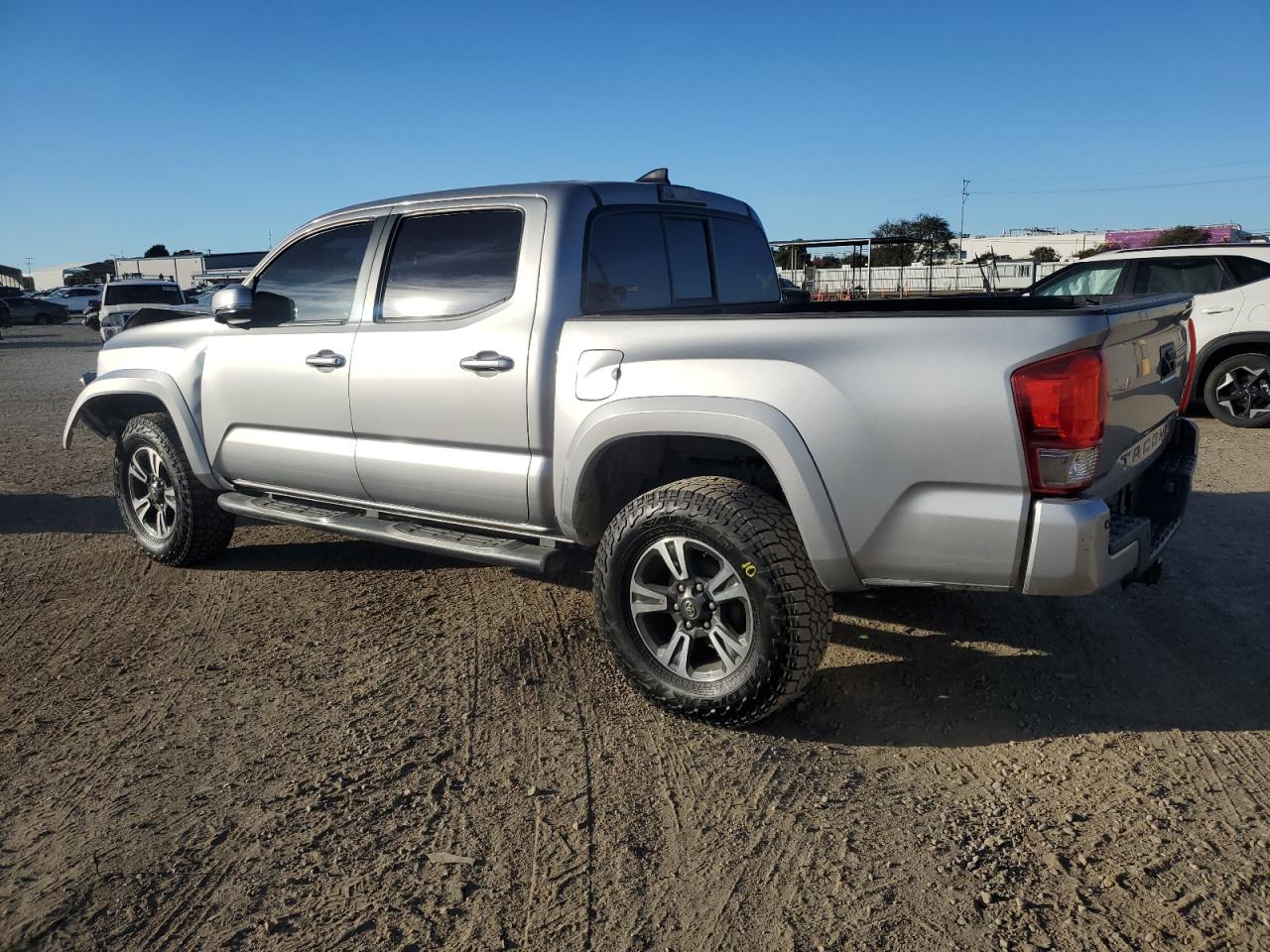 2016 Toyota Tacoma VIN 3TMAZ5CN4GM016336 Copart auction photo, front end damage thumbnail 2